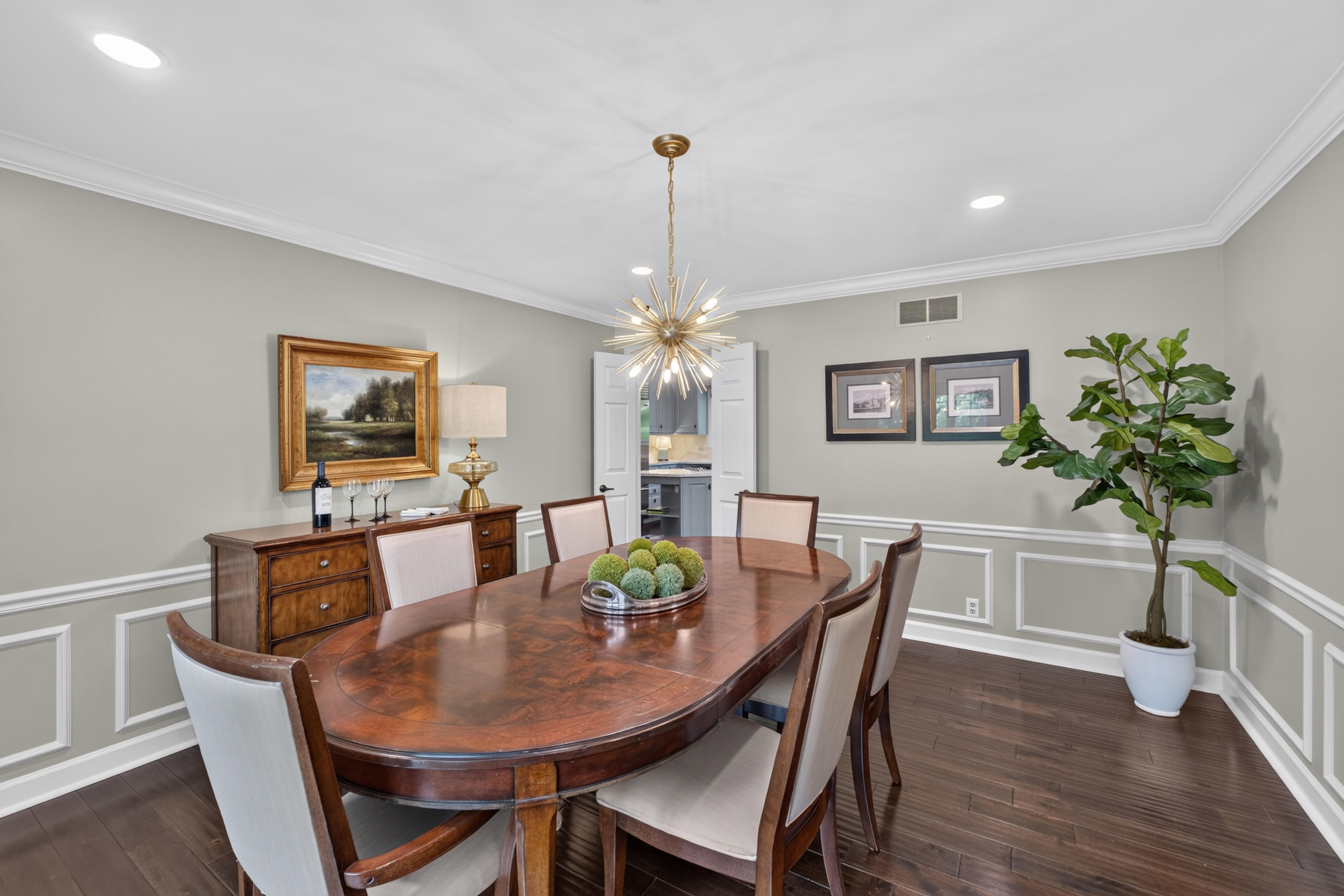  Elegant Brick Retreat on 1.5+ Acres with Modern Luxuries and Tranquil Living - 物件實景
