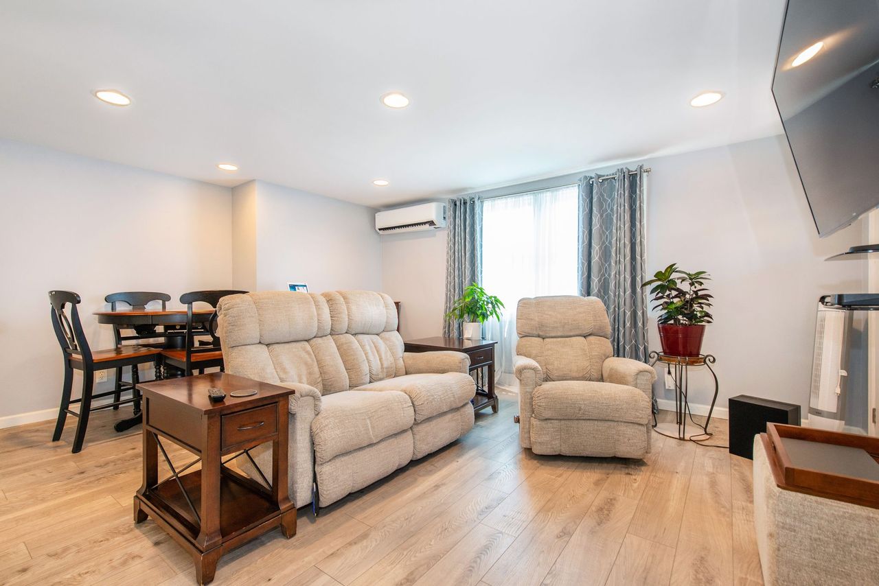 Harrison, New Jersey, 07029, United States, 2 Bedrooms Bedrooms, ,1 BathroomBathrooms,Residential,For Sale,1984057