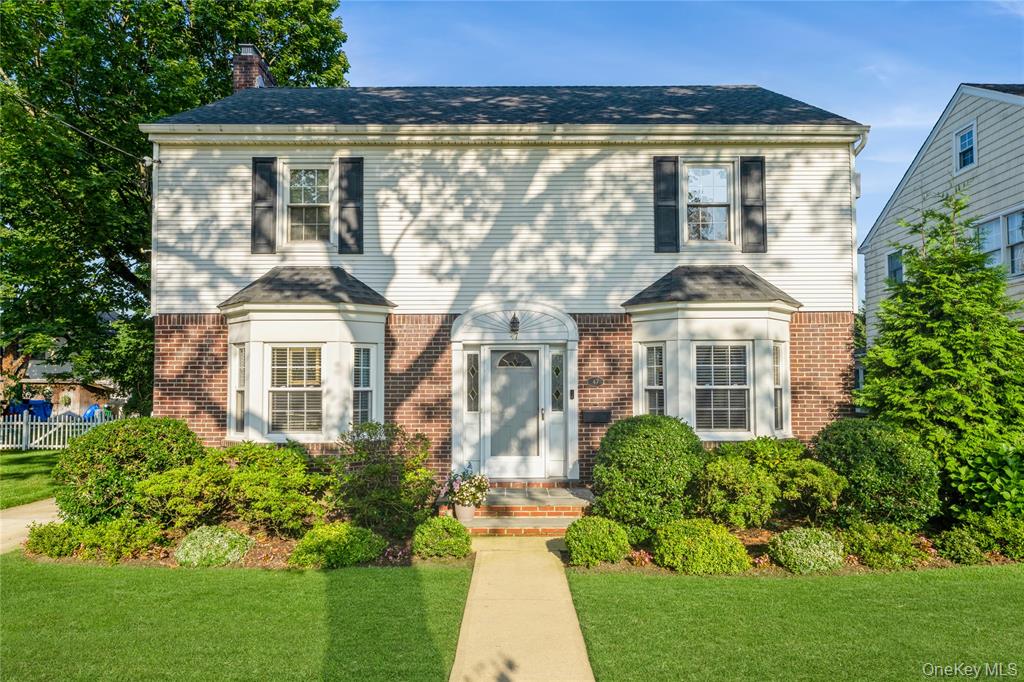 Floral Park, New York, 11001, United States, 3 Bedrooms Bedrooms, ,2 BathroomsBathrooms,Residential,For Sale,1928051