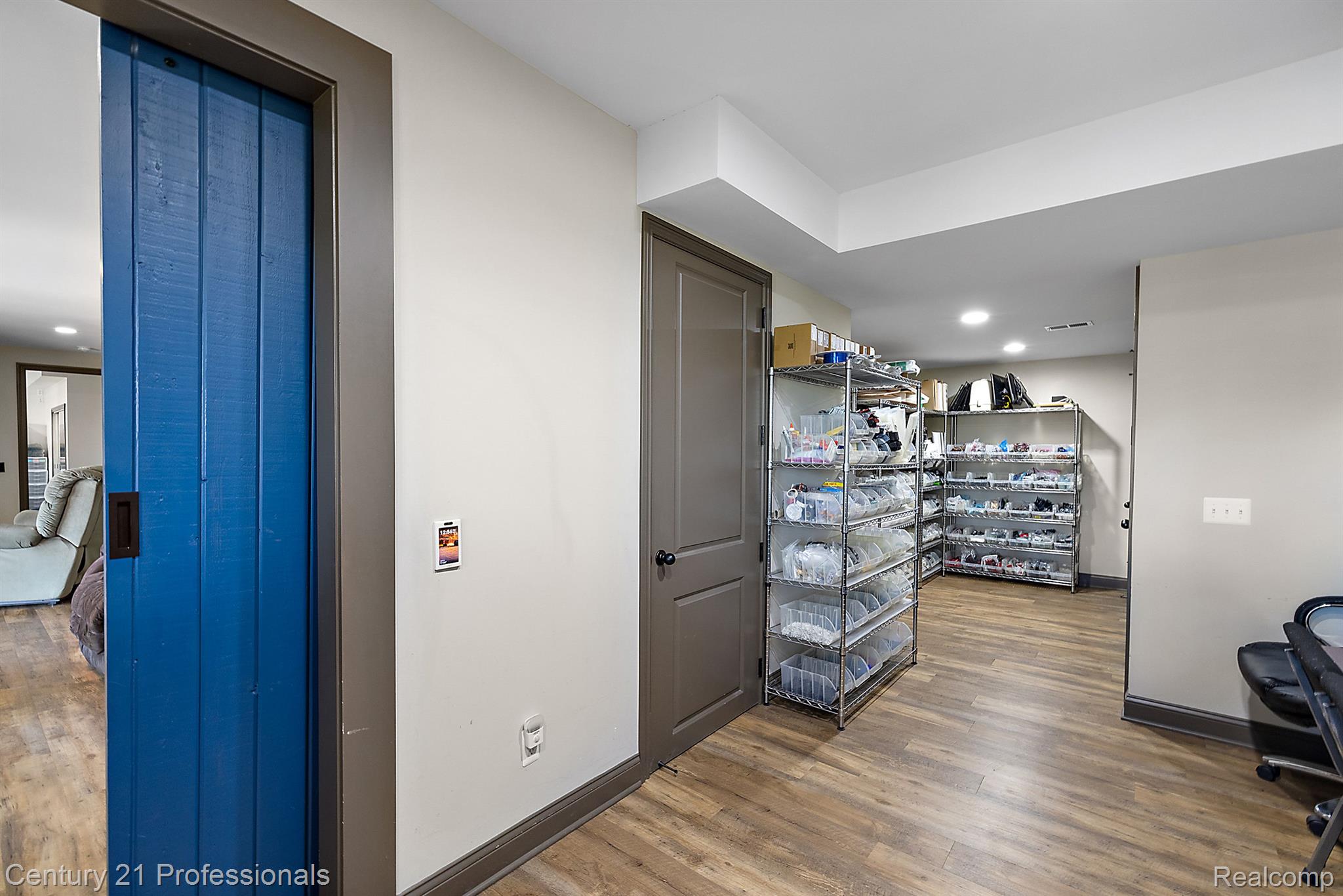 Davisburg, Michigan, 48350, United States, 5 Bedrooms Bedrooms, ,4 BathroomsBathrooms,Residential,For Sale,1978362