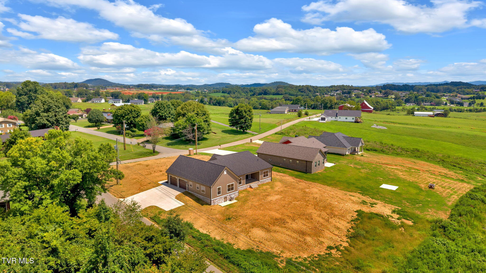 Greeneville, Tennessee, 37745, United States, 3 Bedrooms Bedrooms, ,2 BathroomsBathrooms,Residential,For Sale,1923218