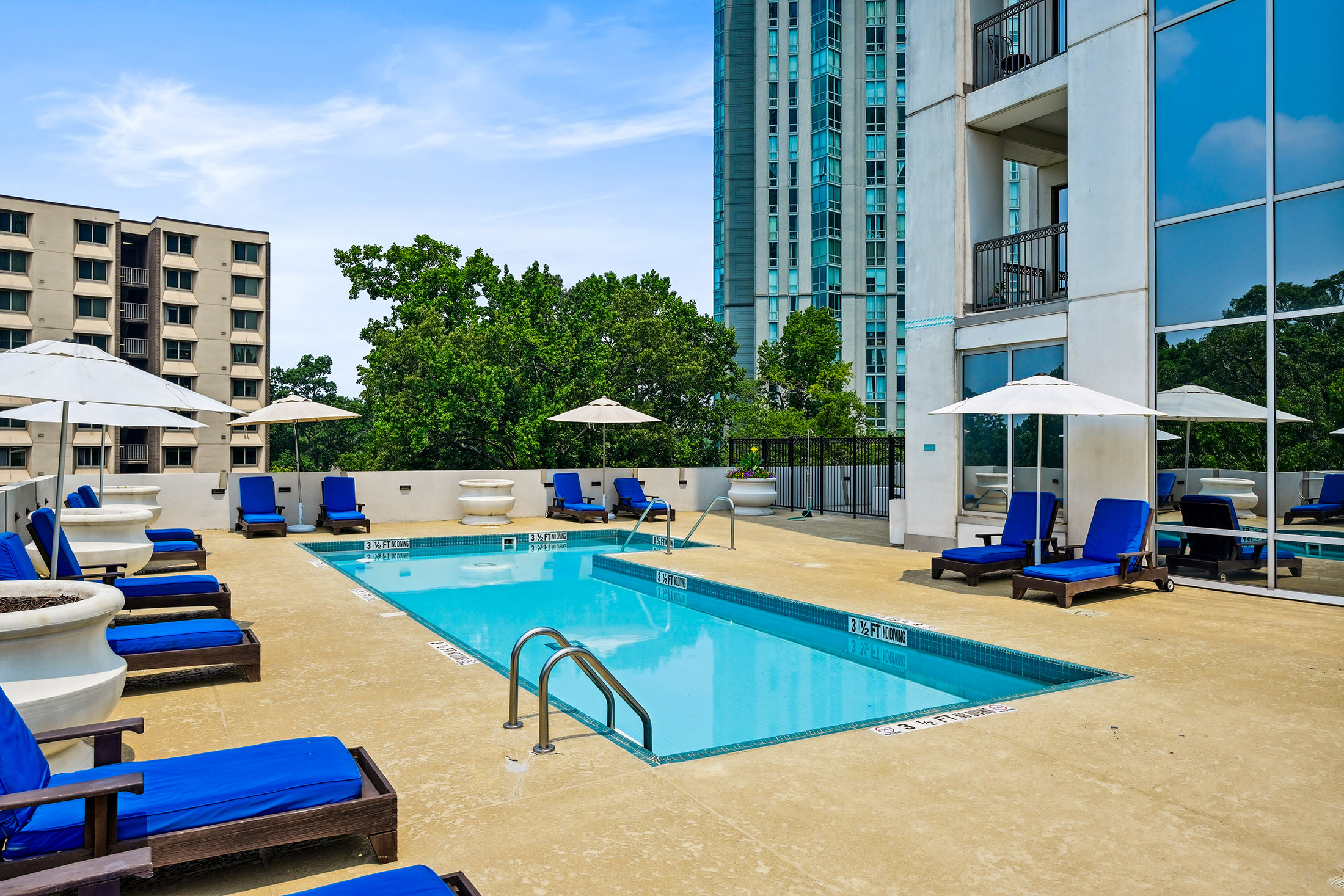  Exceptional Space, Skyline Views, and an Unbeatable Buckhead Location - 物件實景
