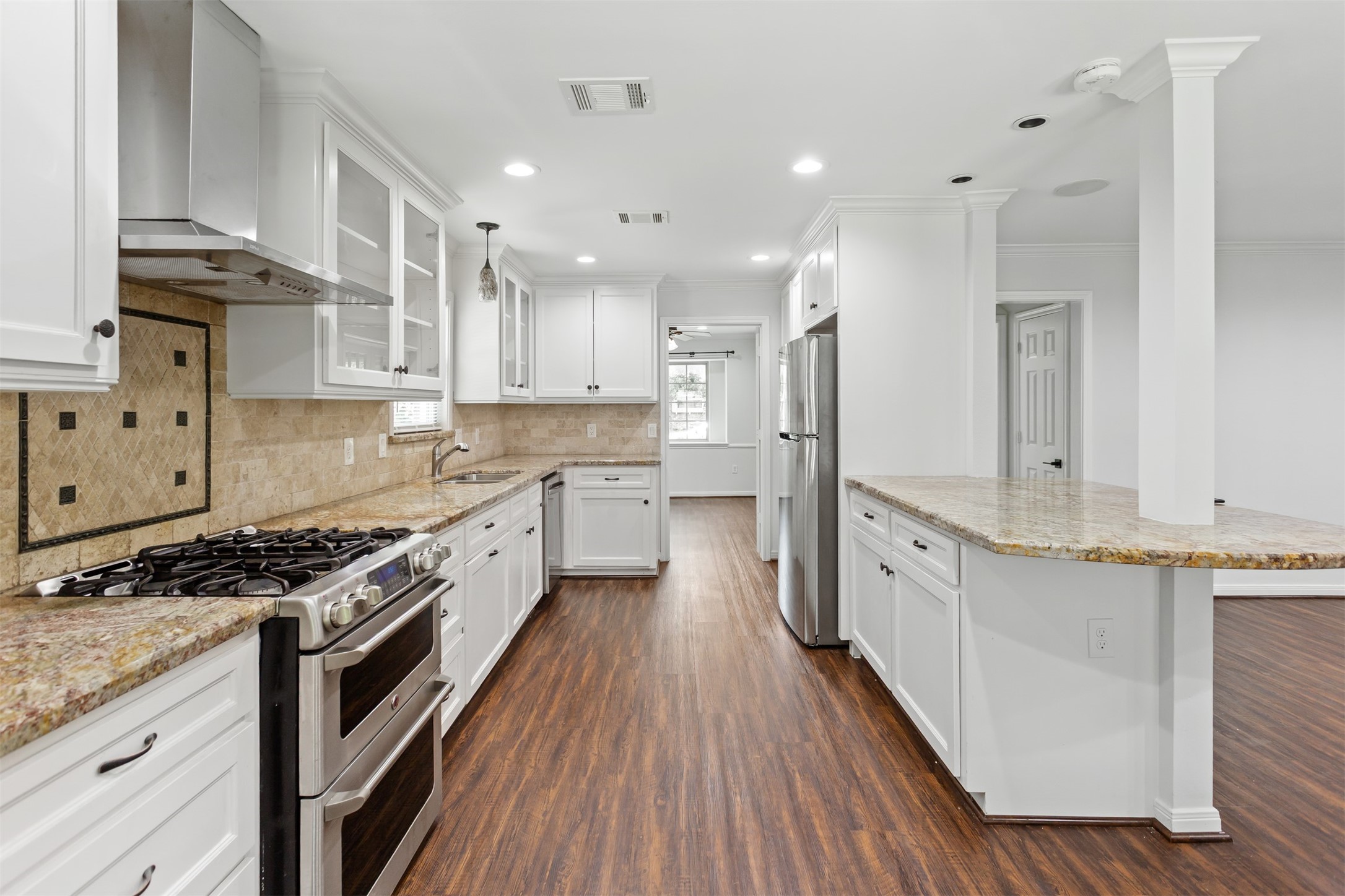 Houston, Texas, 77018, United States, 4 Bedrooms Bedrooms, ,3 BathroomsBathrooms,Residential,For Sale,1927156