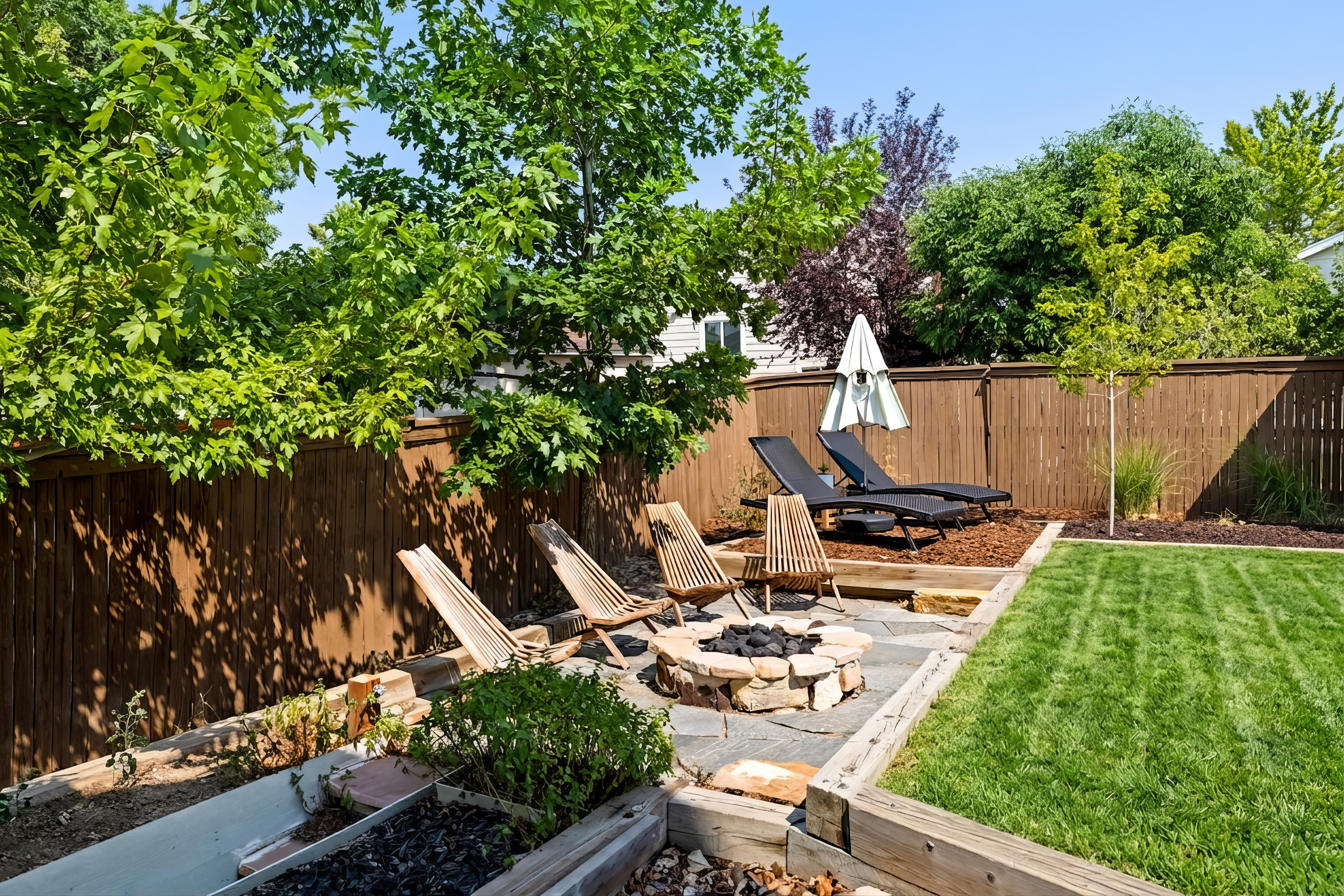  Thoughtfully maintained + beautifully updated, this Highlands Ranch home - 物件實景