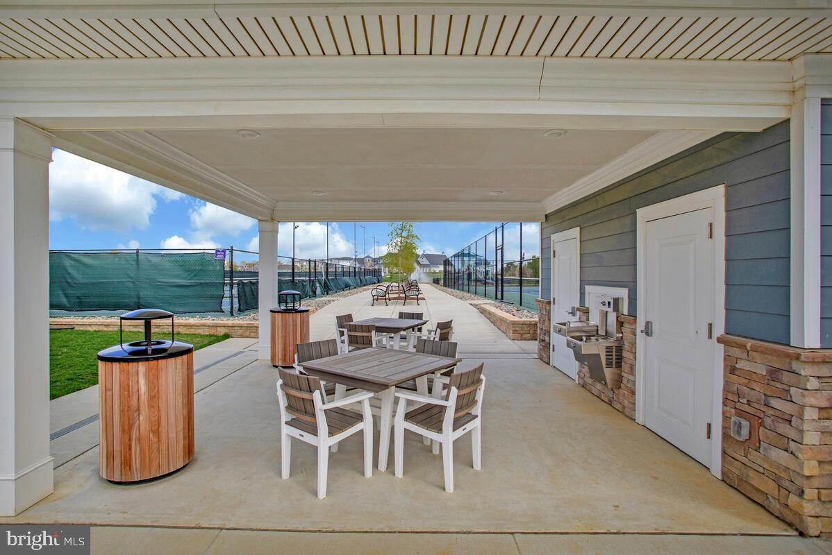 Chester, Maryland, 21619, United States, 2 Bedrooms Bedrooms, ,3 BathroomsBathrooms,Residential,For Sale,1968949