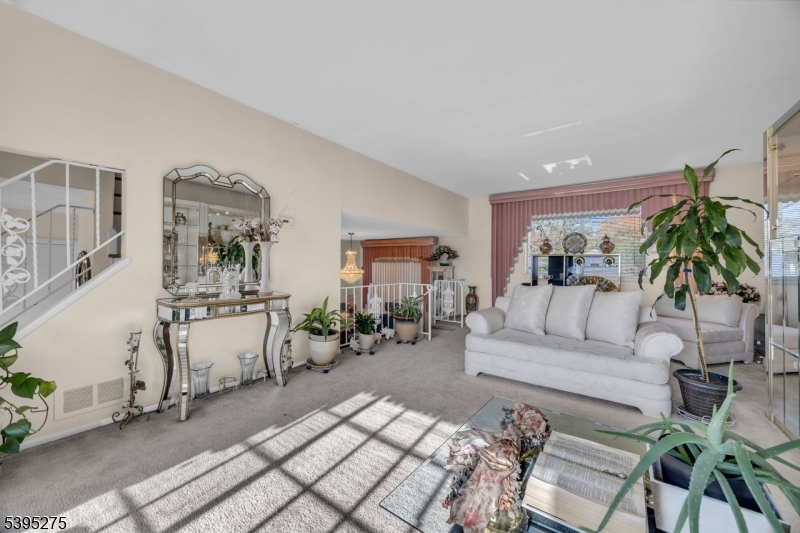 Franklin Twp., New Jersey, 08873, United States, 4 Bedrooms Bedrooms, ,3 BathroomsBathrooms,Residential,For Sale,1988990