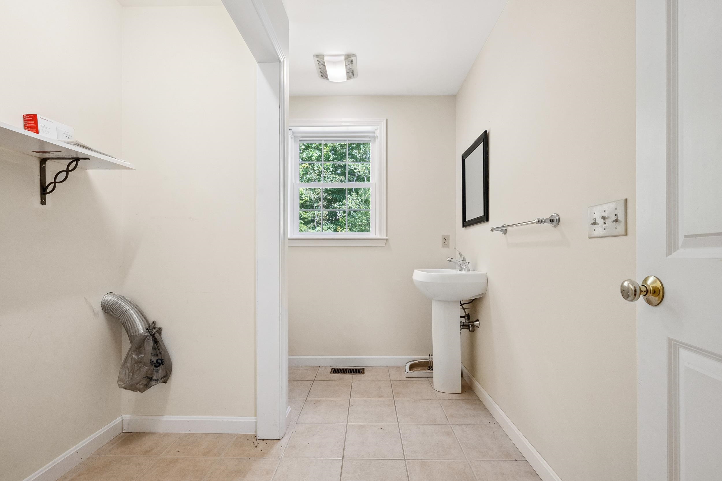 Conway, New Hampshire, 03813, United States, 3 Bedrooms Bedrooms, ,2 BathroomsBathrooms,Residential,For Sale,1906955