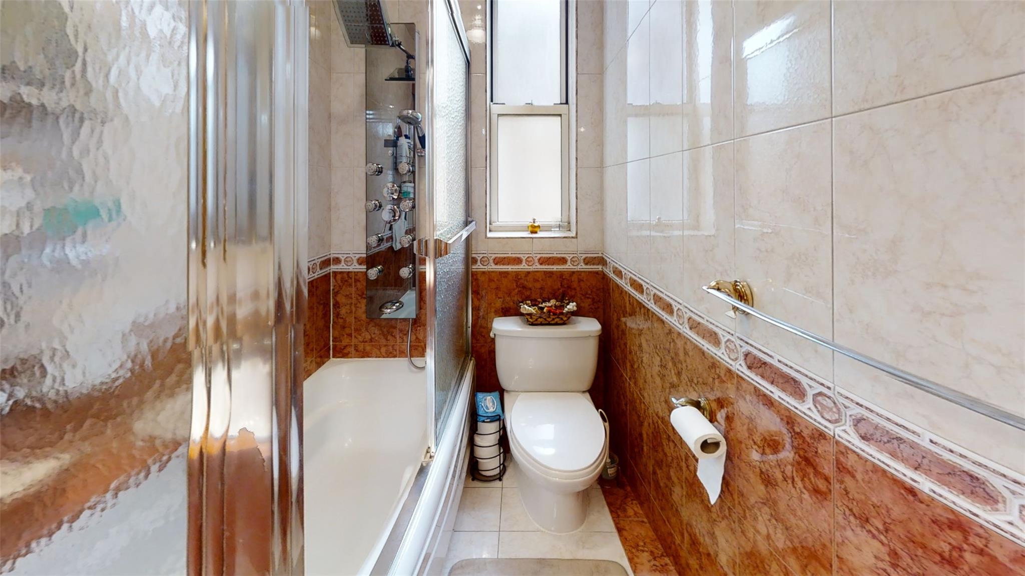 Rego Park, New York, 11374, United States, 2 Bedrooms Bedrooms, ,2 BathroomsBathrooms,Residential,For Sale,1796188