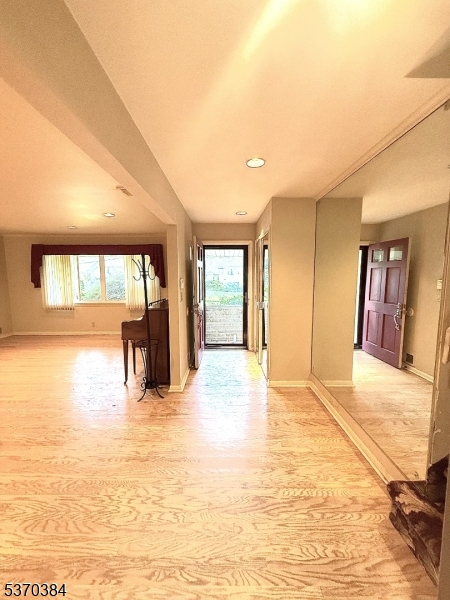 Springfield Twp., New Jersey, 07081, United States, 4 Bedrooms Bedrooms, ,4 BathroomsBathrooms,Residential,For Sale,1898567