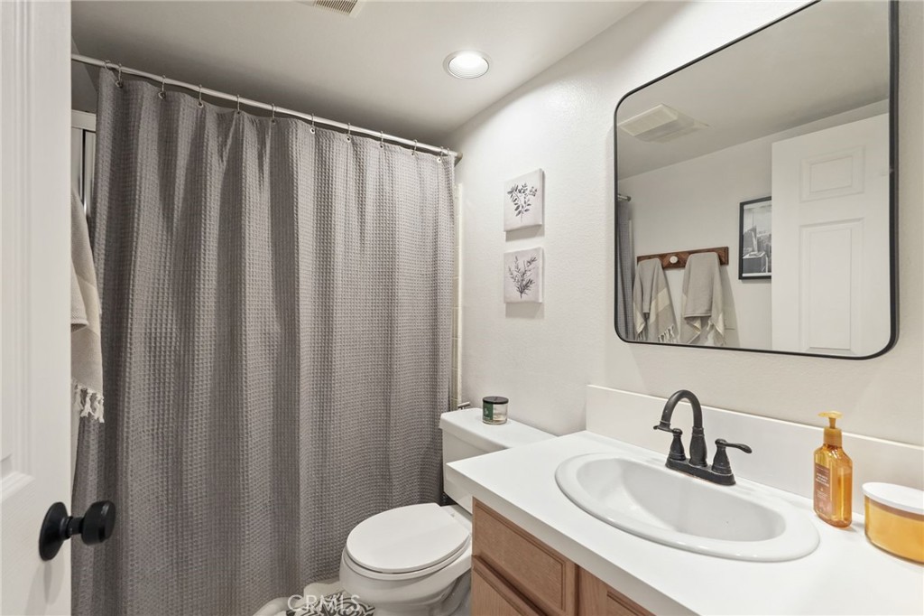 Lake Balboa, California, 91406, United States, 3 Bedrooms Bedrooms, ,3 BathroomsBathrooms,Residential,For Sale,1992024