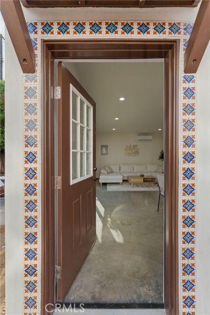 Los Angeles, California, 90018, United States, 5 Bedrooms Bedrooms, ,5 BathroomsBathrooms,Residential,For Sale,1984330