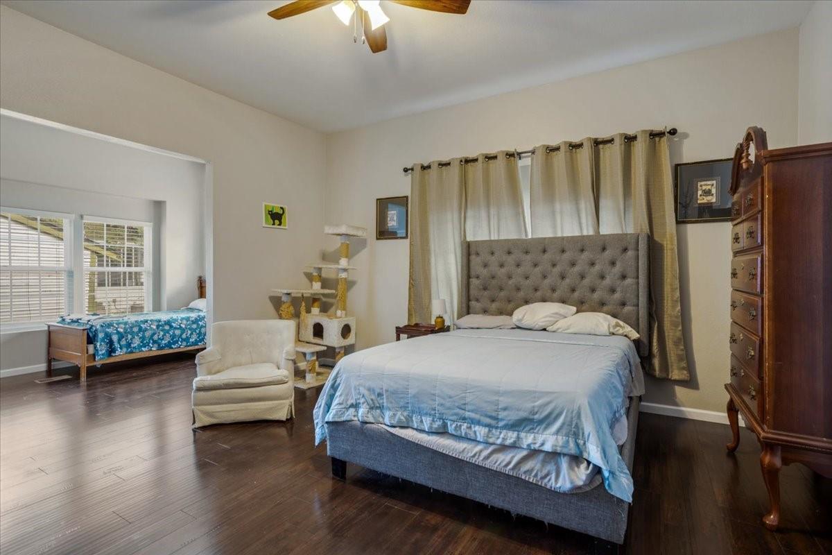 Sherman, Texas, 75090, United States, 5 Bedrooms Bedrooms, ,2 BathroomsBathrooms,Residential,For Sale,1937977