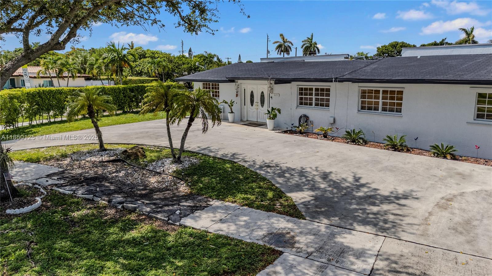 Miami, Florida, 33165, United States, 3 Bedrooms Bedrooms, ,2 BathroomsBathrooms,Residential,For Sale,1906706