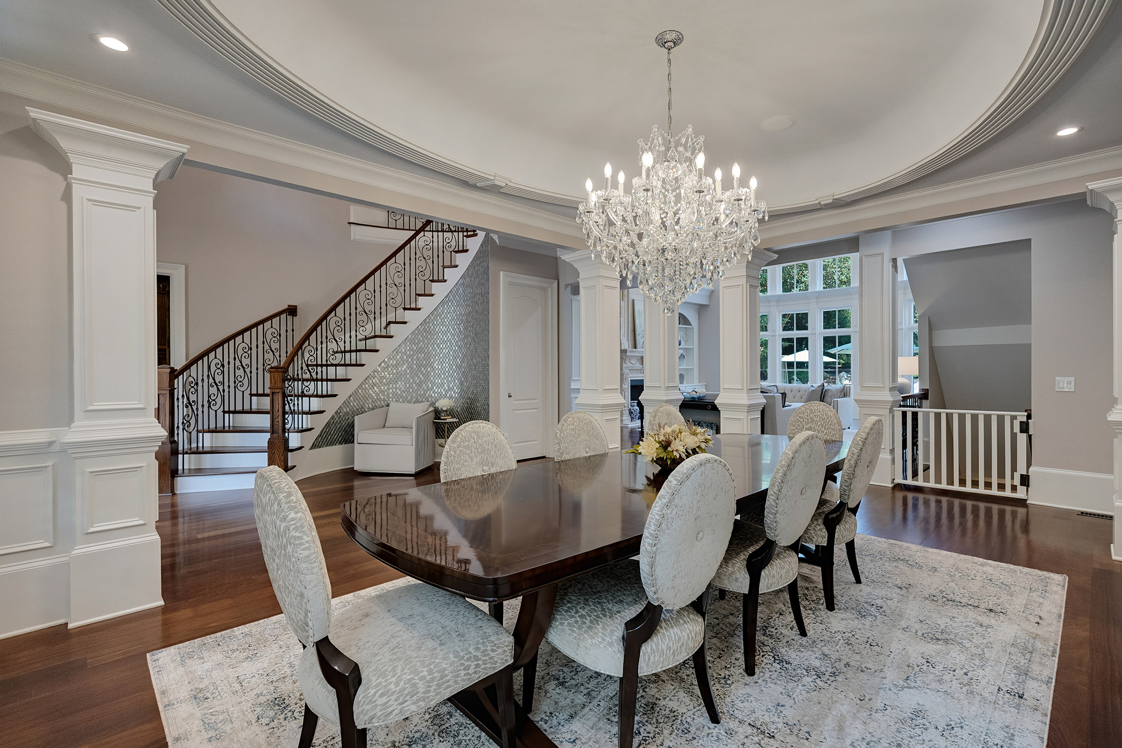  Impressive Brick Estate on a Private Wooded 1+/- Acre Lot in The Manor - 物件實景