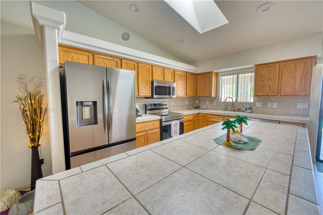 Lake Havasu, Arizona, 86403, United States, 3 Bedrooms Bedrooms, ,1 BathroomBathrooms,Residential,For Sale,1901749