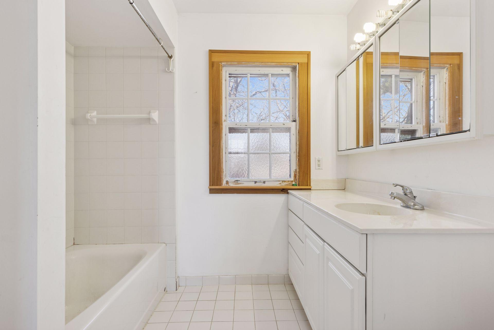 Sunfish Lake, Minnesota, 55118, United States, 5 Bedrooms Bedrooms, ,6 BathroomsBathrooms,Residential,For Sale,1766216