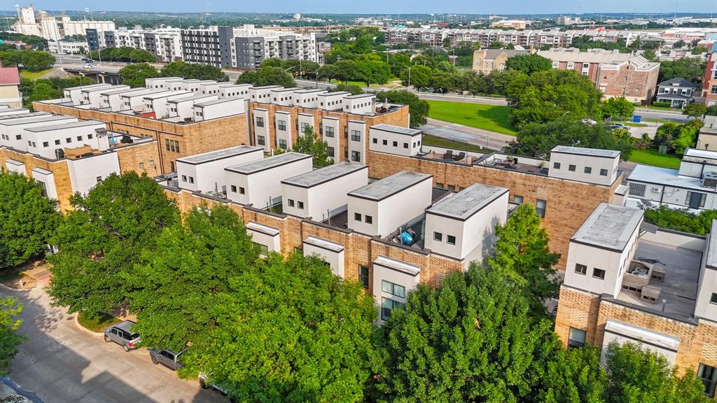 Fort Worth, Texas, 76102, United States, 2 Bedrooms Bedrooms, ,3 BathroomsBathrooms,Residential,For Sale,1880587