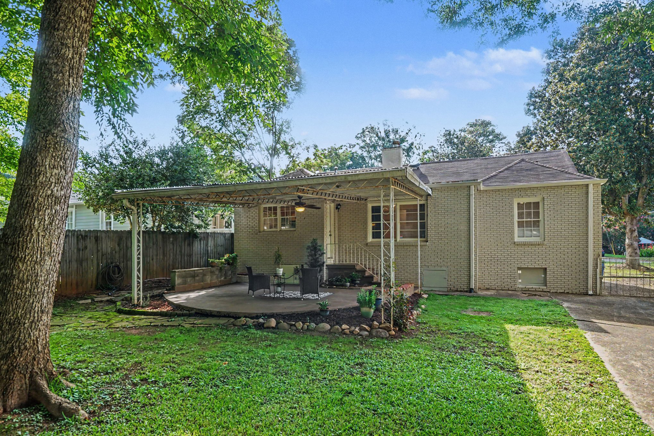  Charming Cottage Nestled in Desirable Parkview Neighborhood - 物件實景