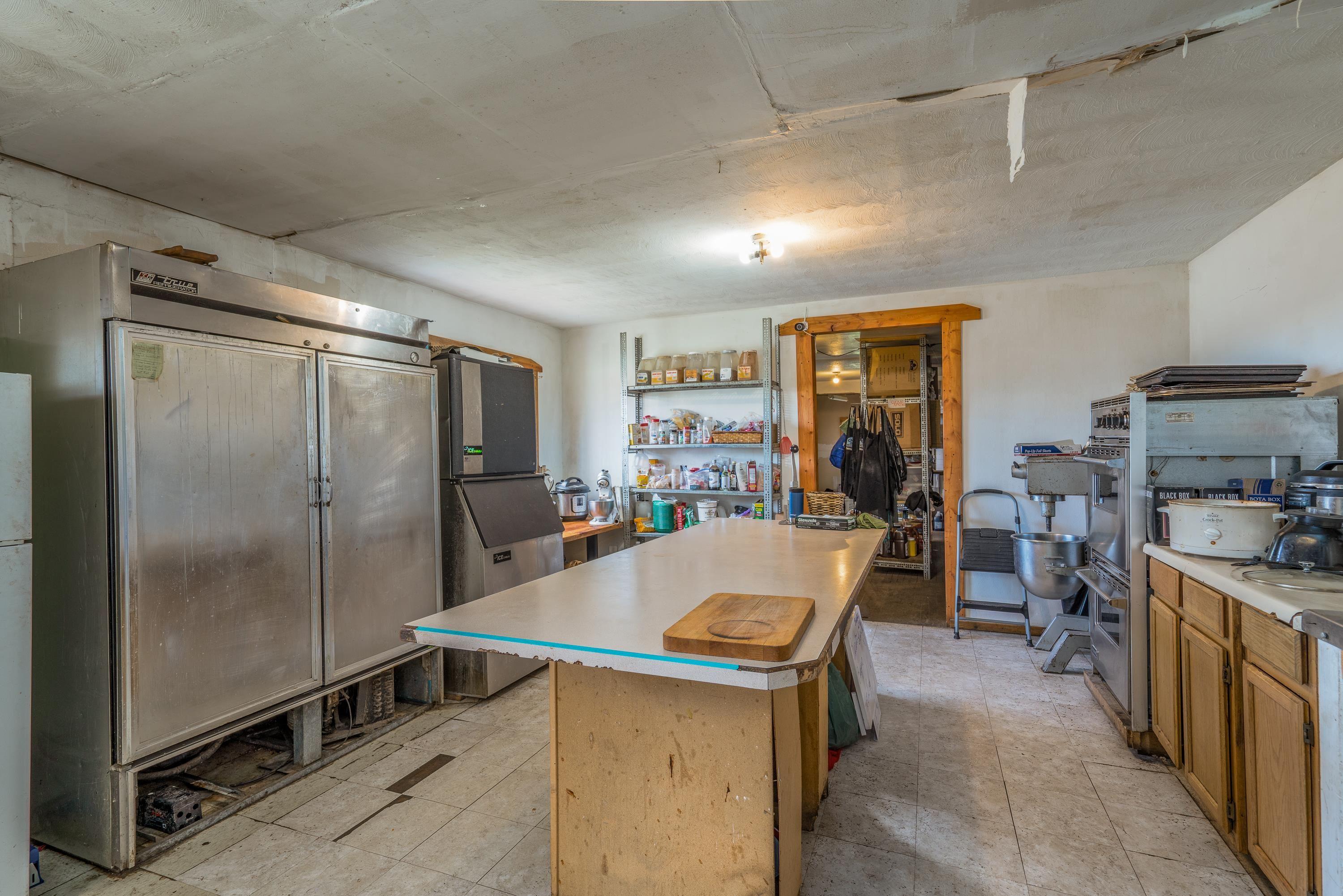 Tres Piedras, New Mexico, 87577, United States, 4 Bedrooms Bedrooms, ,7 BathroomsBathrooms,Residential,For Sale,1849608