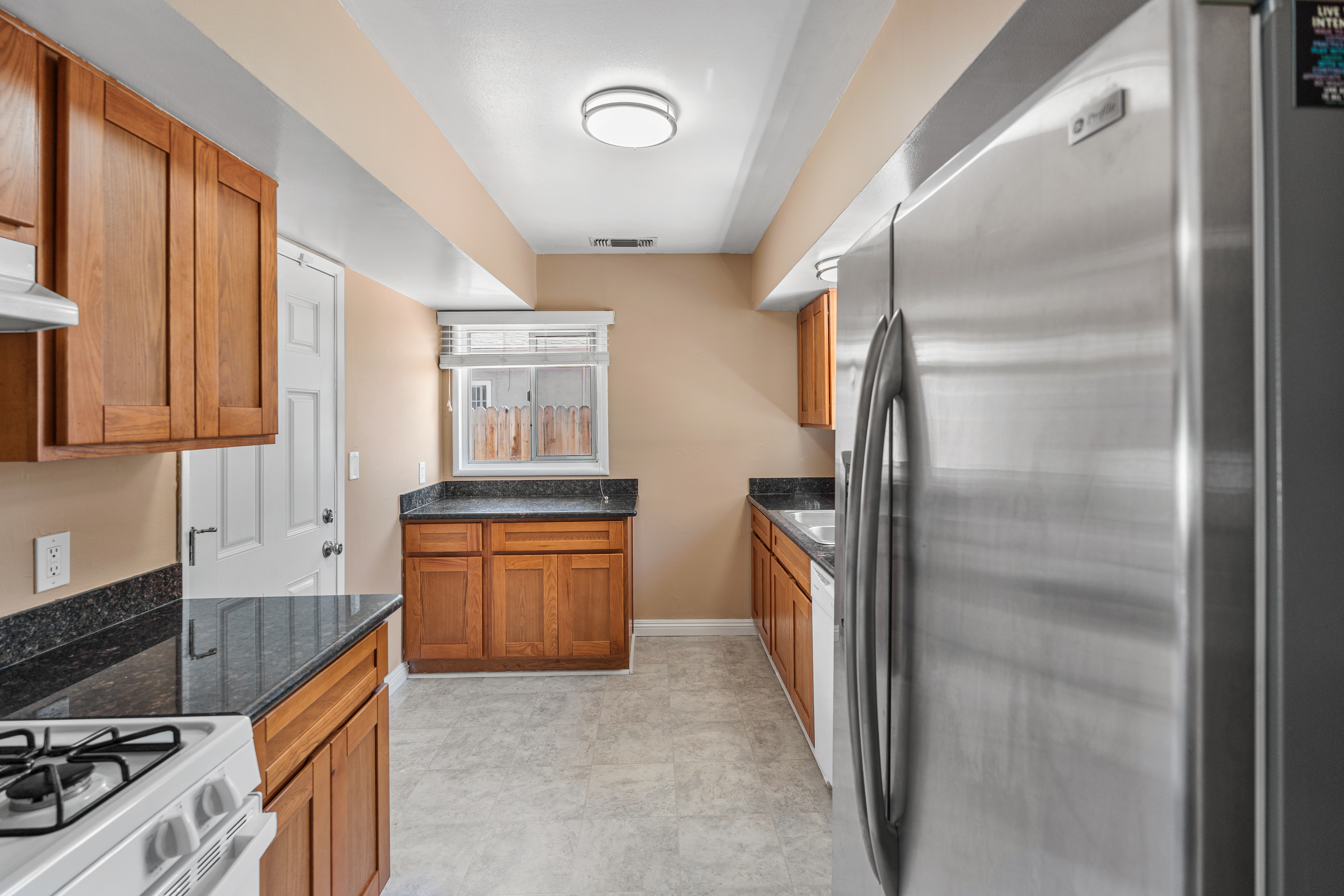  5625 Layton Drive, North Highlands, CA 95660 - 物件實景