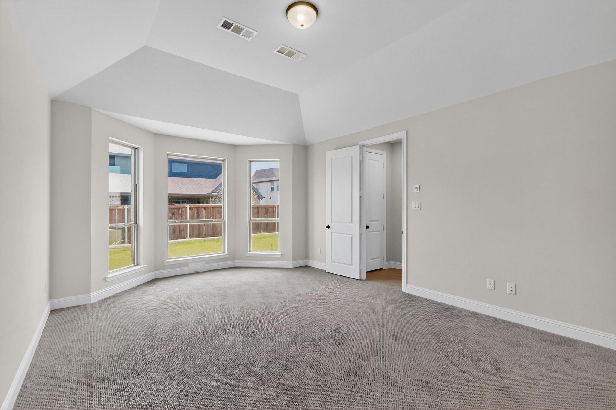 Mansfield, Texas, 76063, United States, 4 Bedrooms Bedrooms, ,4 BathroomsBathrooms,Residential,For Sale,1992597