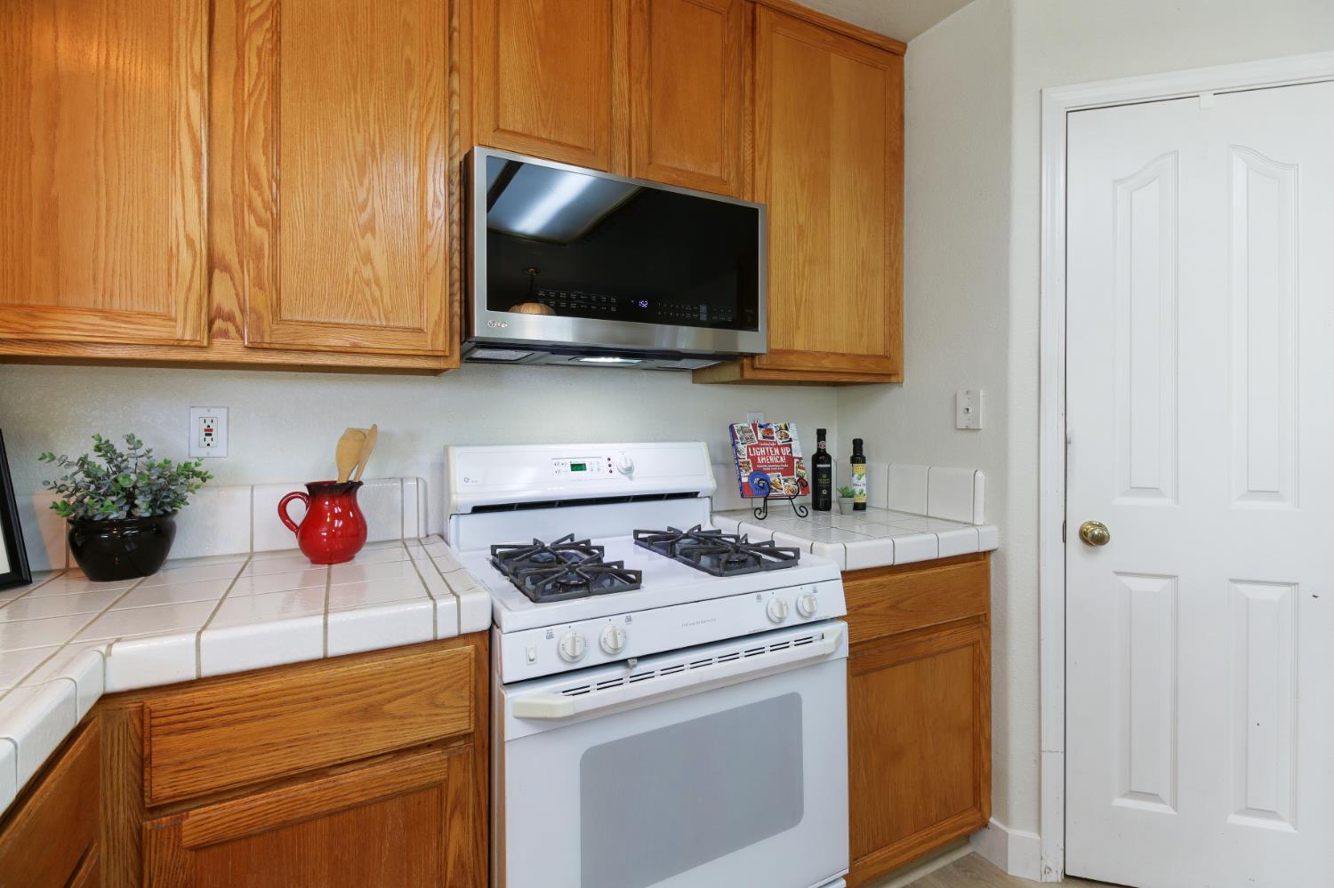 Folsom, California, 95630, United States, 4 Bedrooms Bedrooms, ,3 BathroomsBathrooms,Residential,For Sale,1926196