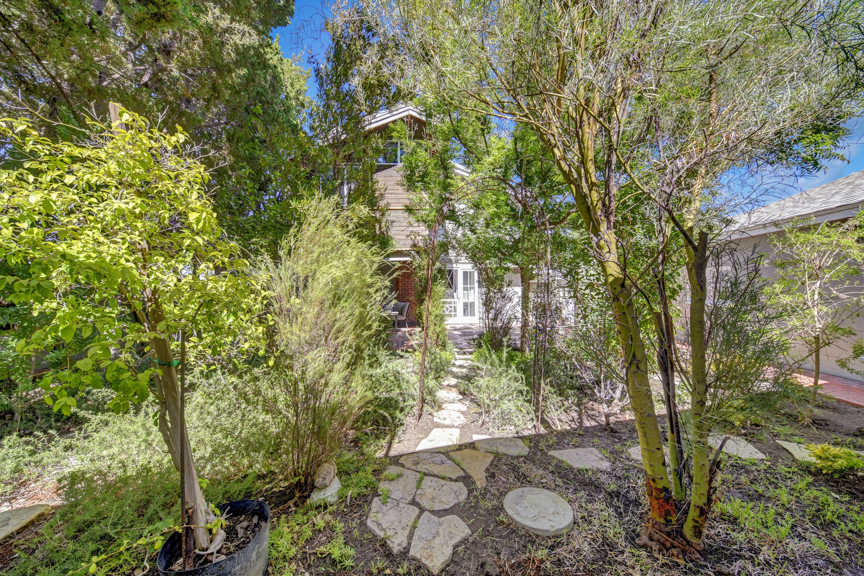  4947 Serrania Avenue - 物件實景