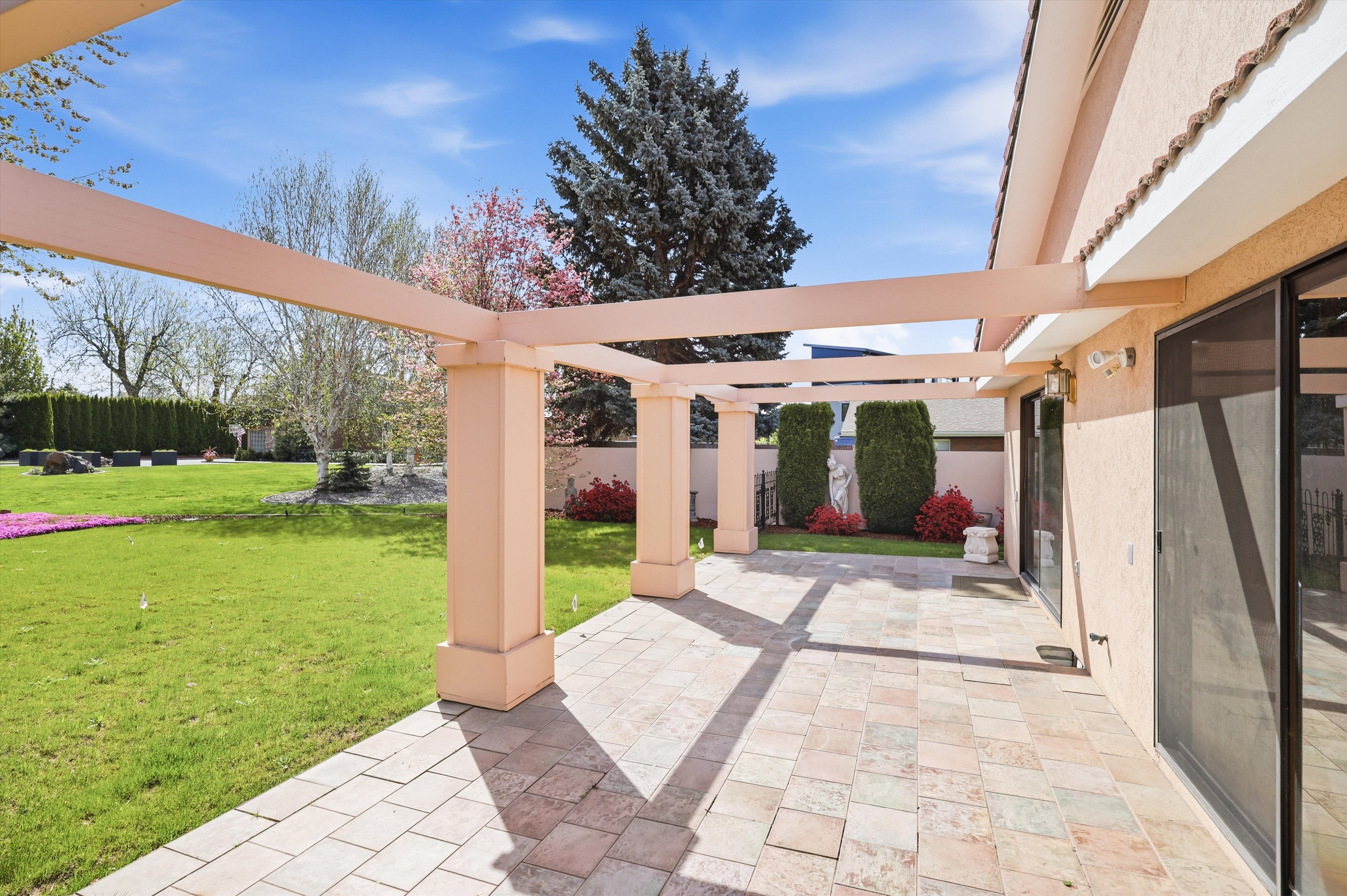  1255 Country Club Rd - 物件實景