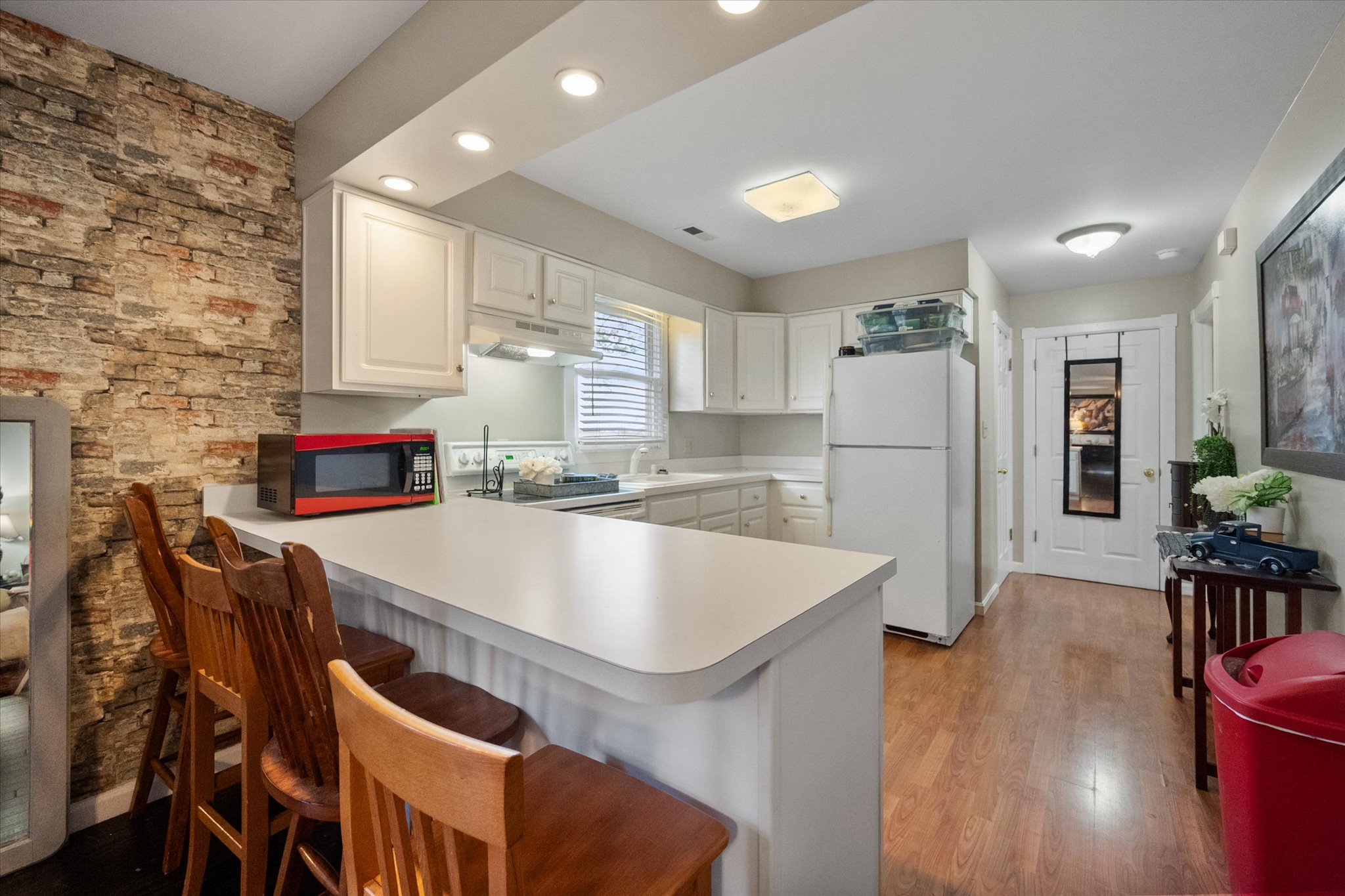 Shelbyville, Kentucky, 40065, United States, 4 Bedrooms Bedrooms, ,3 BathroomsBathrooms,Residential,For Sale,1986481