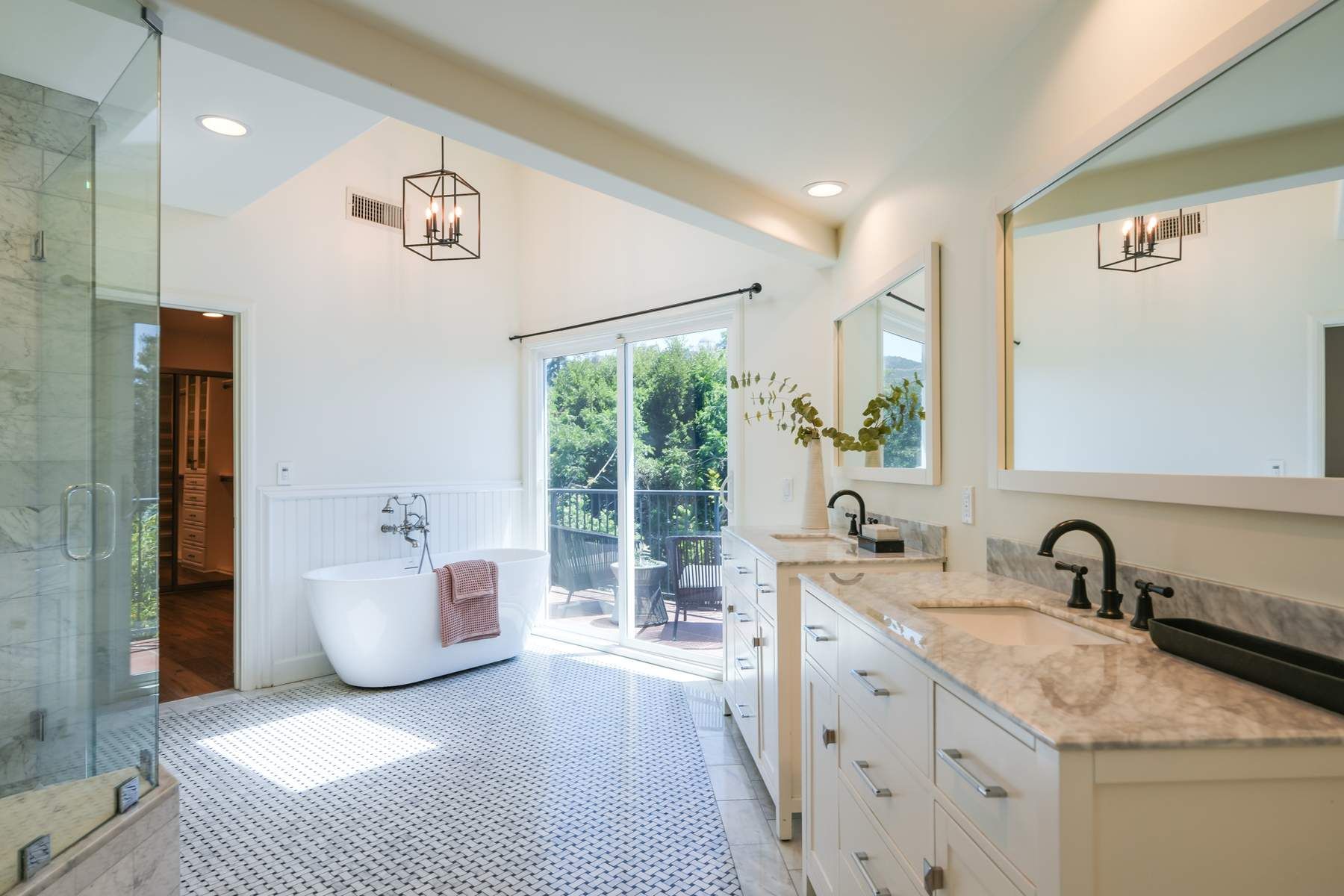  2216 East Live Oak Drive - 物件實景