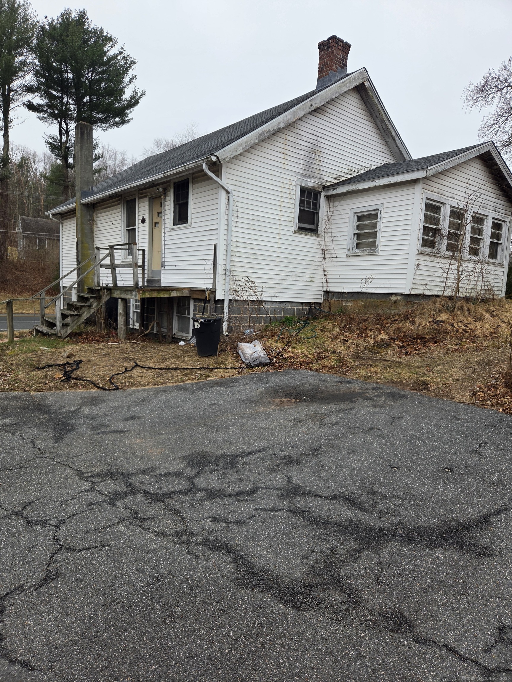 Columbia, Connecticut, 06237, United States, 8 Bedrooms Bedrooms, ,4 BathroomsBathrooms,Residential,For Sale,1766419