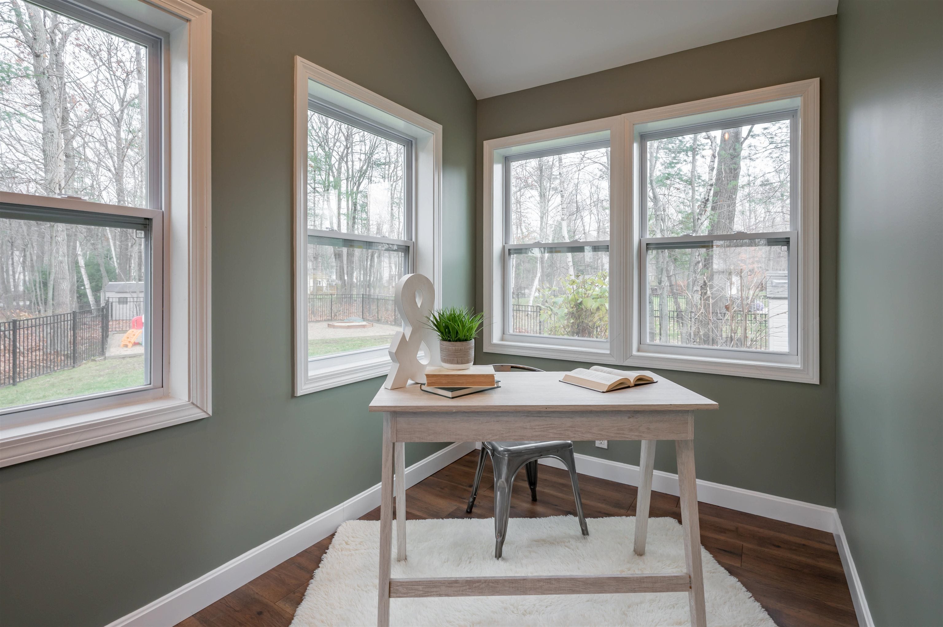 Hooksett, New Hampshire, 03106, United States, 3 Bedrooms Bedrooms, ,1 BathroomBathrooms,Residential,For Sale,2002155