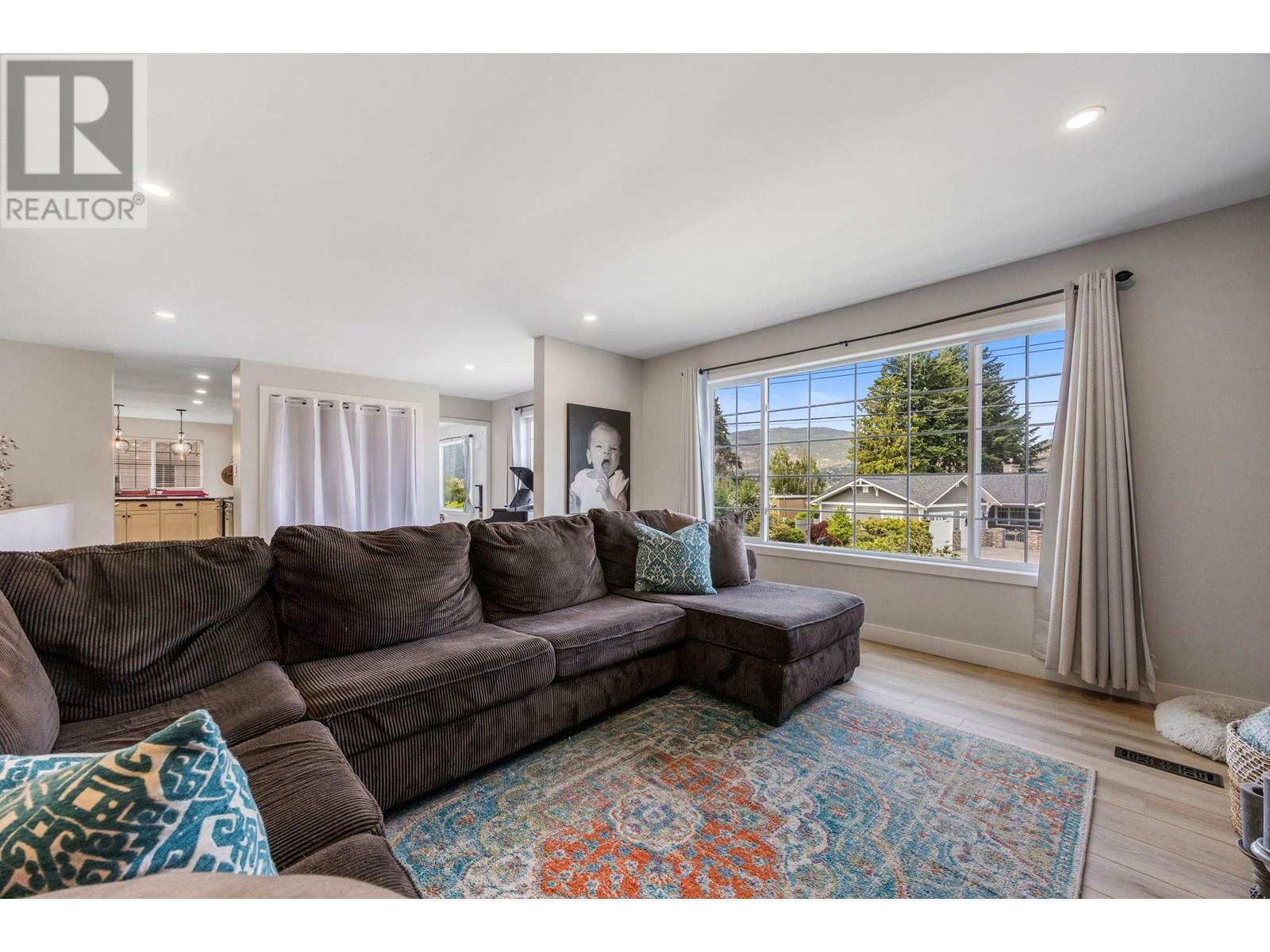PENTICTON, British Columbia, V2A 1A7, CA, 6 Bedrooms Bedrooms, ,4 BathroomsBathrooms,Residential,For Sale,1859946