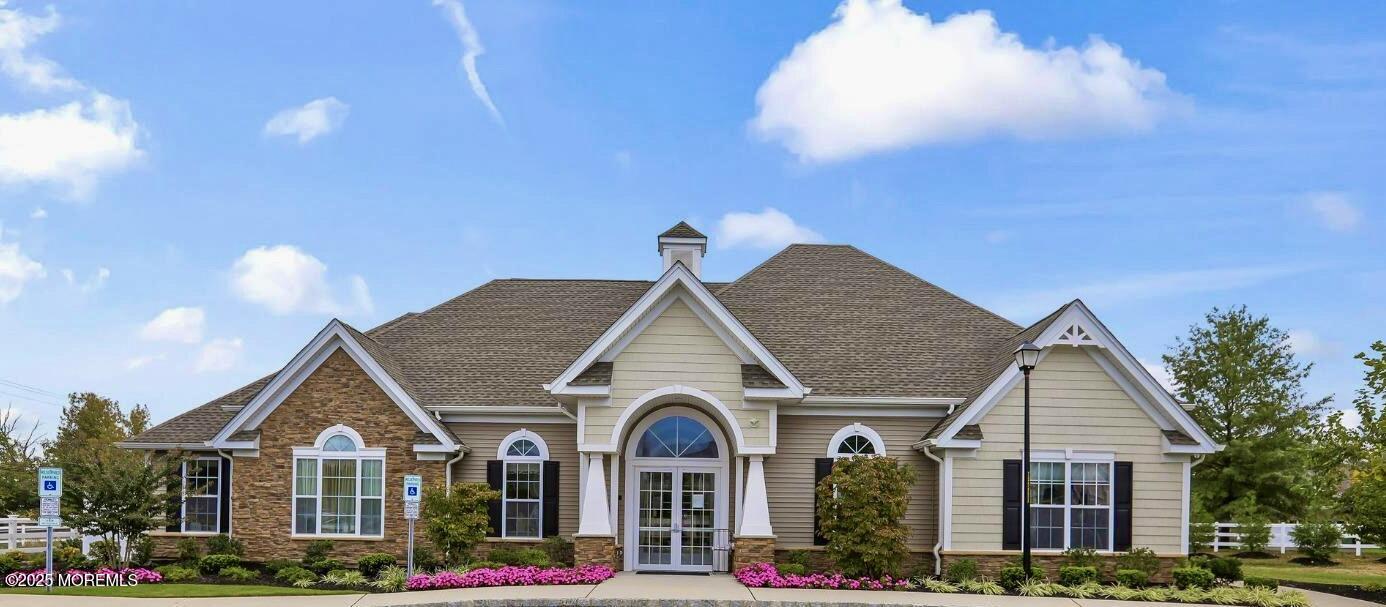 Parlin, New Jersey, 08859, United States, 2 Bedrooms Bedrooms, ,3 BathroomsBathrooms,Residential,For Sale,1989298