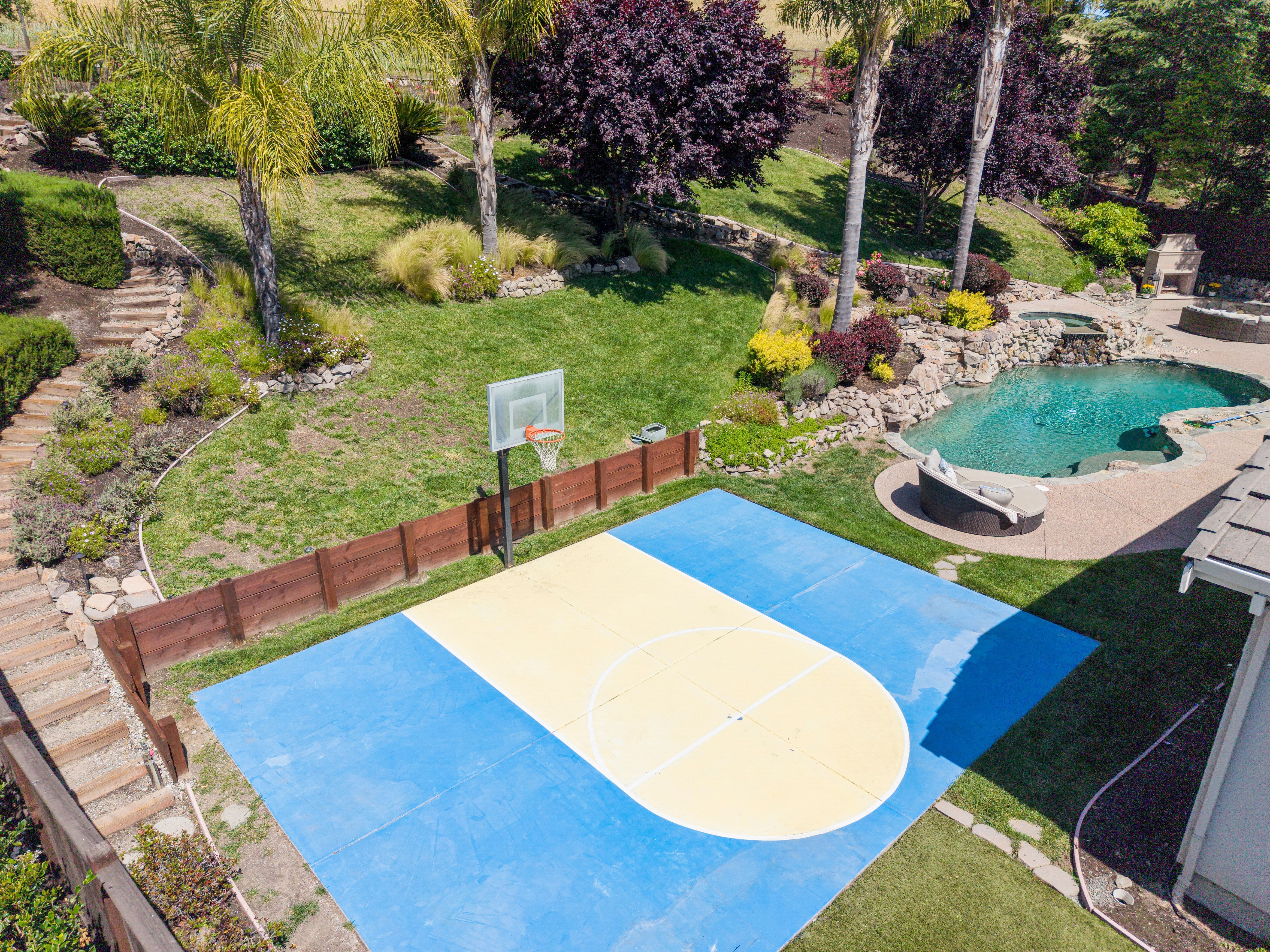  Exceptional Northridge Estates Home on Expansive Private Lot - 物件實景