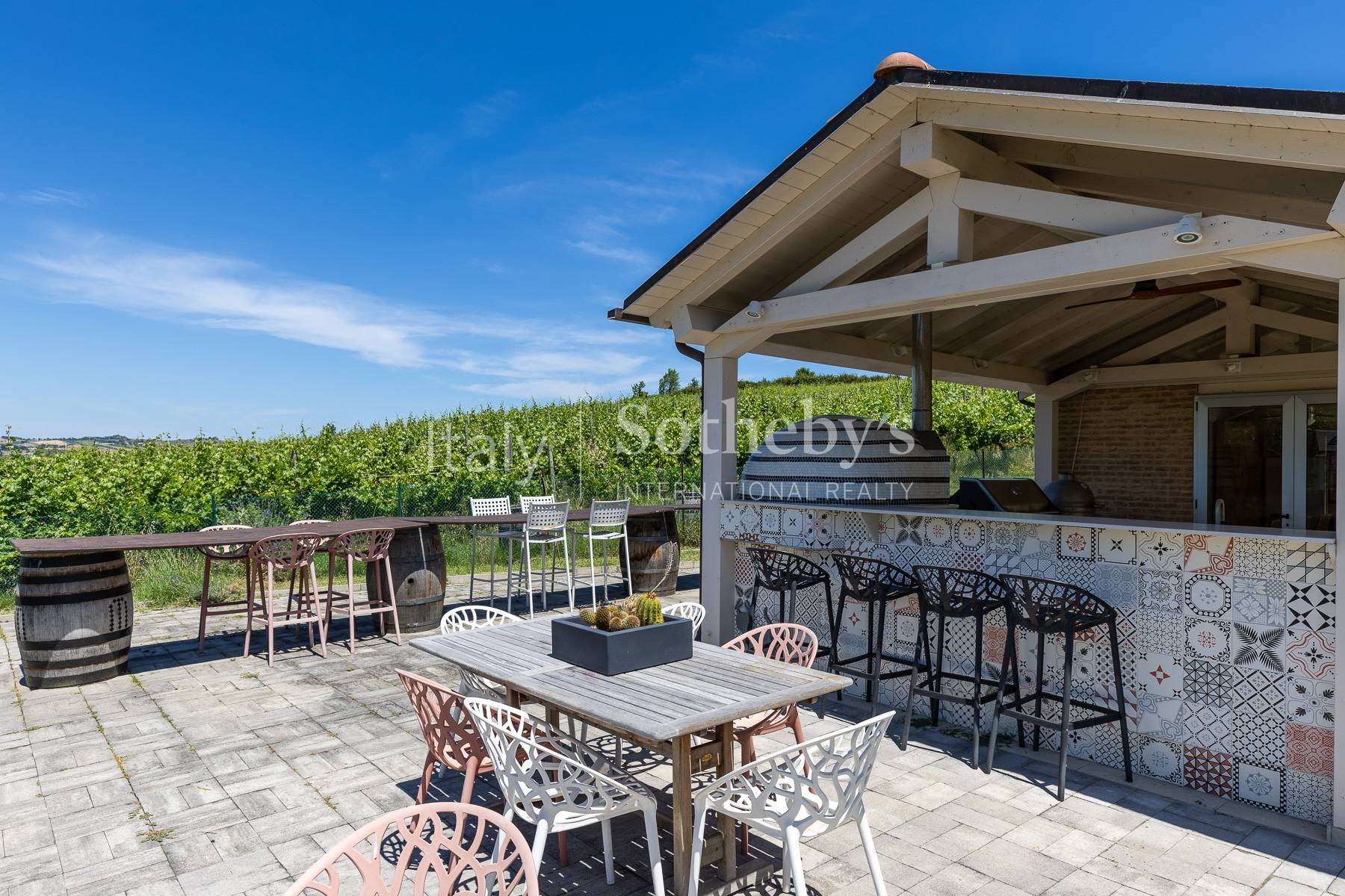  Elegant Contemporary Residence with Vineyard Near the Sea - 物件實景