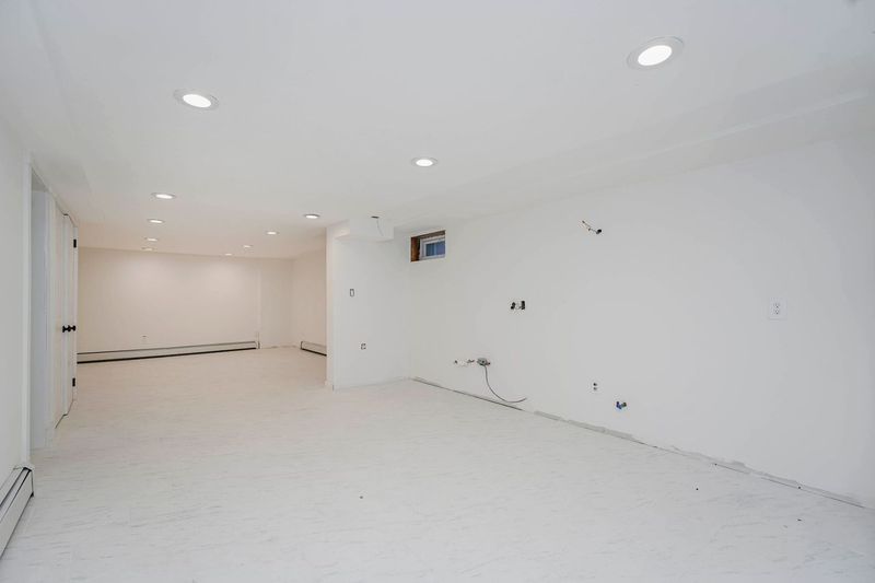 Staten Island, New York, 10314, United States, 4 Bedrooms Bedrooms, ,2 BathroomsBathrooms,Residential,For Sale,1895185