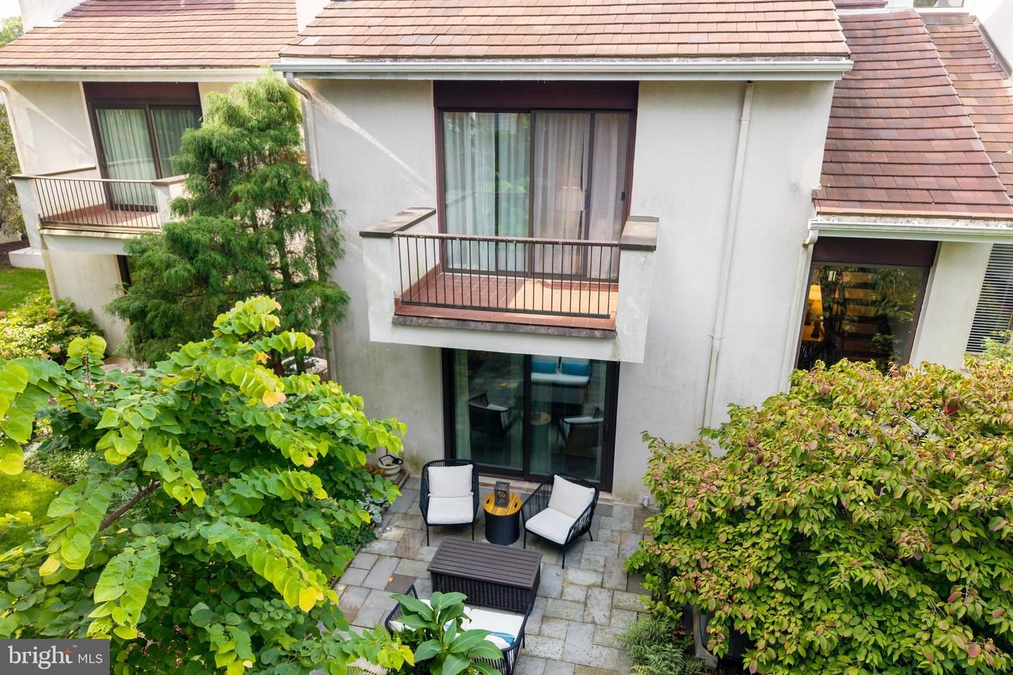 DEVON, Pennsylvania, 19333, United States, 2 Bedrooms Bedrooms, ,3 BathroomsBathrooms,Residential,For Sale,1980248