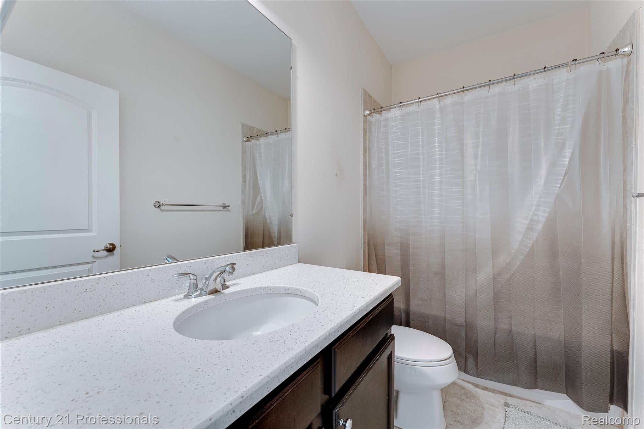 Canton, Michigan, 48187, United States, 5 Bedrooms Bedrooms, ,6 BathroomsBathrooms,Residential,For Sale,1908049