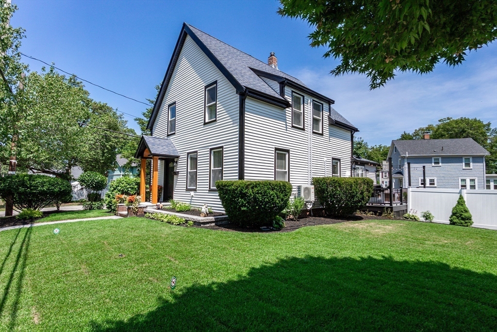 Reading, Massachusetts, 01867, United States, 4 Bedrooms Bedrooms, ,3 BathroomsBathrooms,Residential,For Sale,1904361