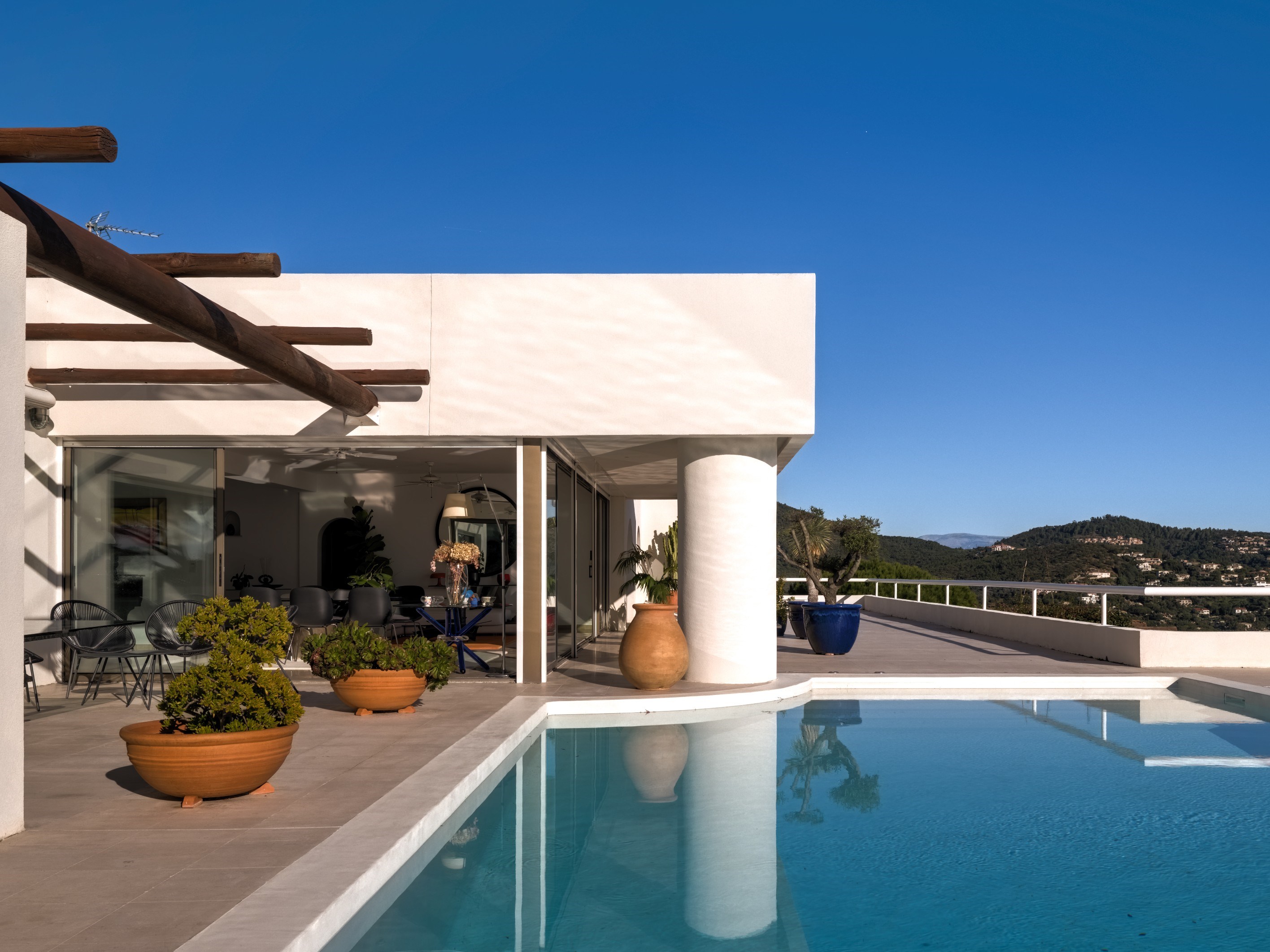  Contemporary villa with panoramic sea view for sale in Sainte-Maxime - 物件實景
