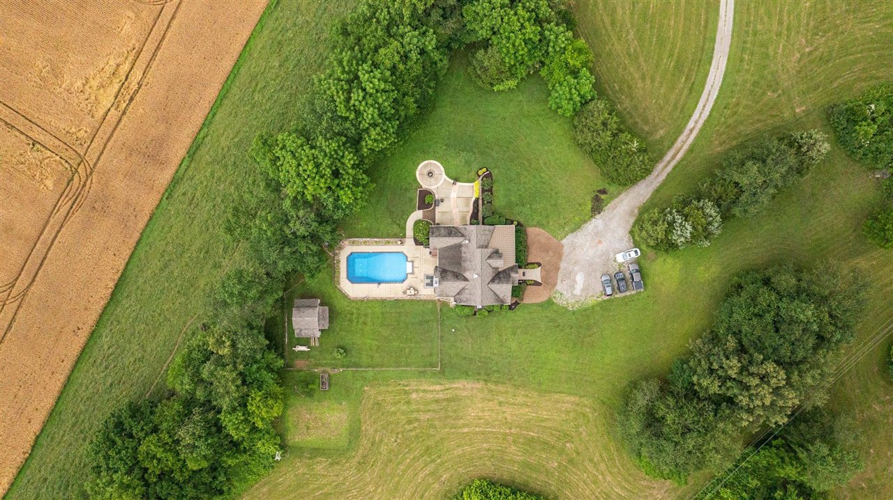 Franklin, Kentucky, 42134, United States, 6 Bedrooms Bedrooms, ,3 BathroomsBathrooms,Residential,For Sale,2002966