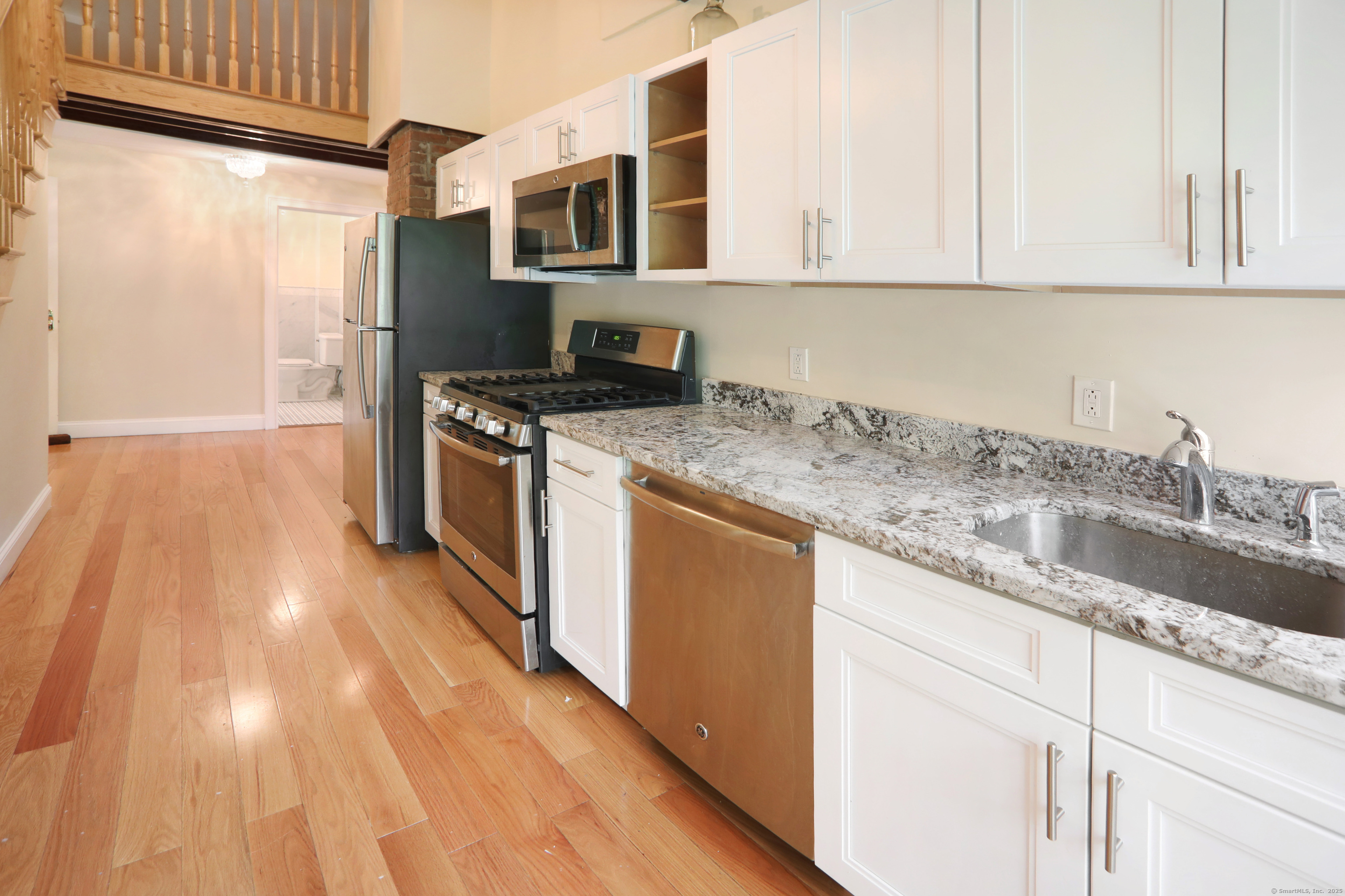 Hamden, Connecticut, 06518, United States, 9 Bedrooms Bedrooms, ,3 BathroomsBathrooms,Residential,For Sale,1940176