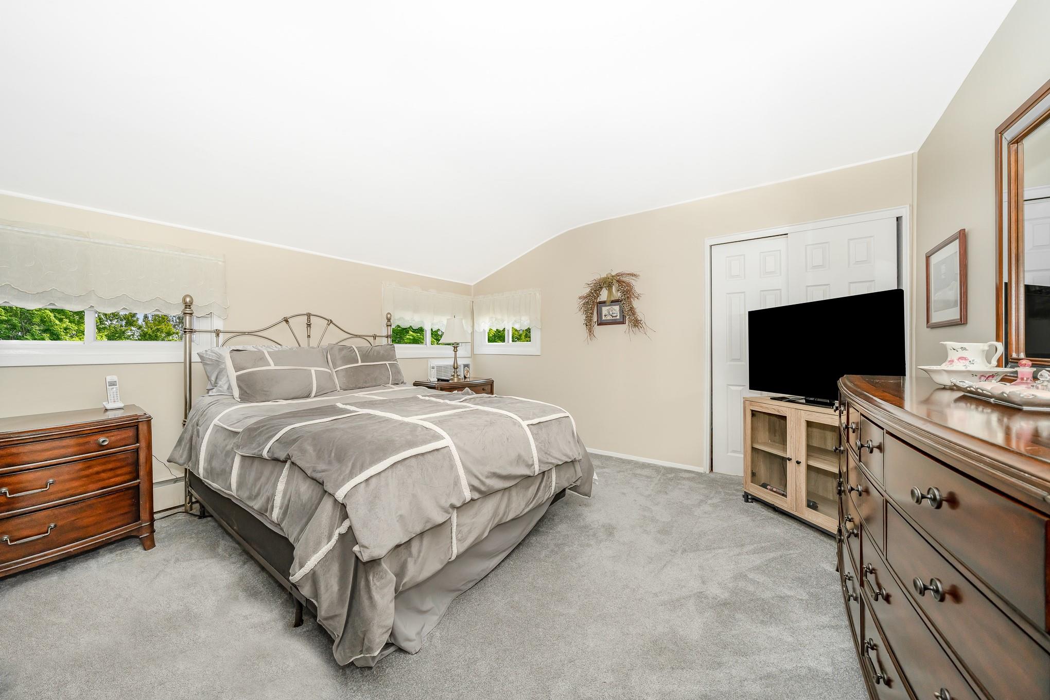 Massapequa, New York, 11758, United States, 4 Bedrooms Bedrooms, ,2 BathroomsBathrooms,Residential,For Sale,1904411