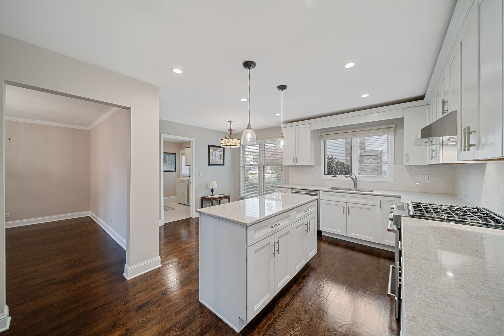 Palatine, Illinois, 60074, United States, 3 Bedrooms Bedrooms, ,3 BathroomsBathrooms,Residential,For Sale,1988286