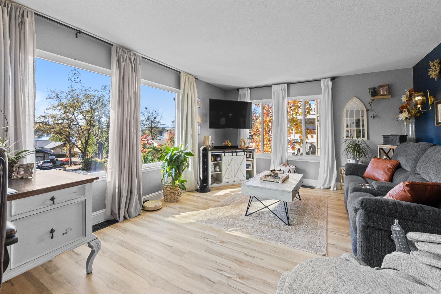 Auburn, California, 95602, United States, 3 Bedrooms Bedrooms, ,2 BathroomsBathrooms,Residential,For Sale,2010443