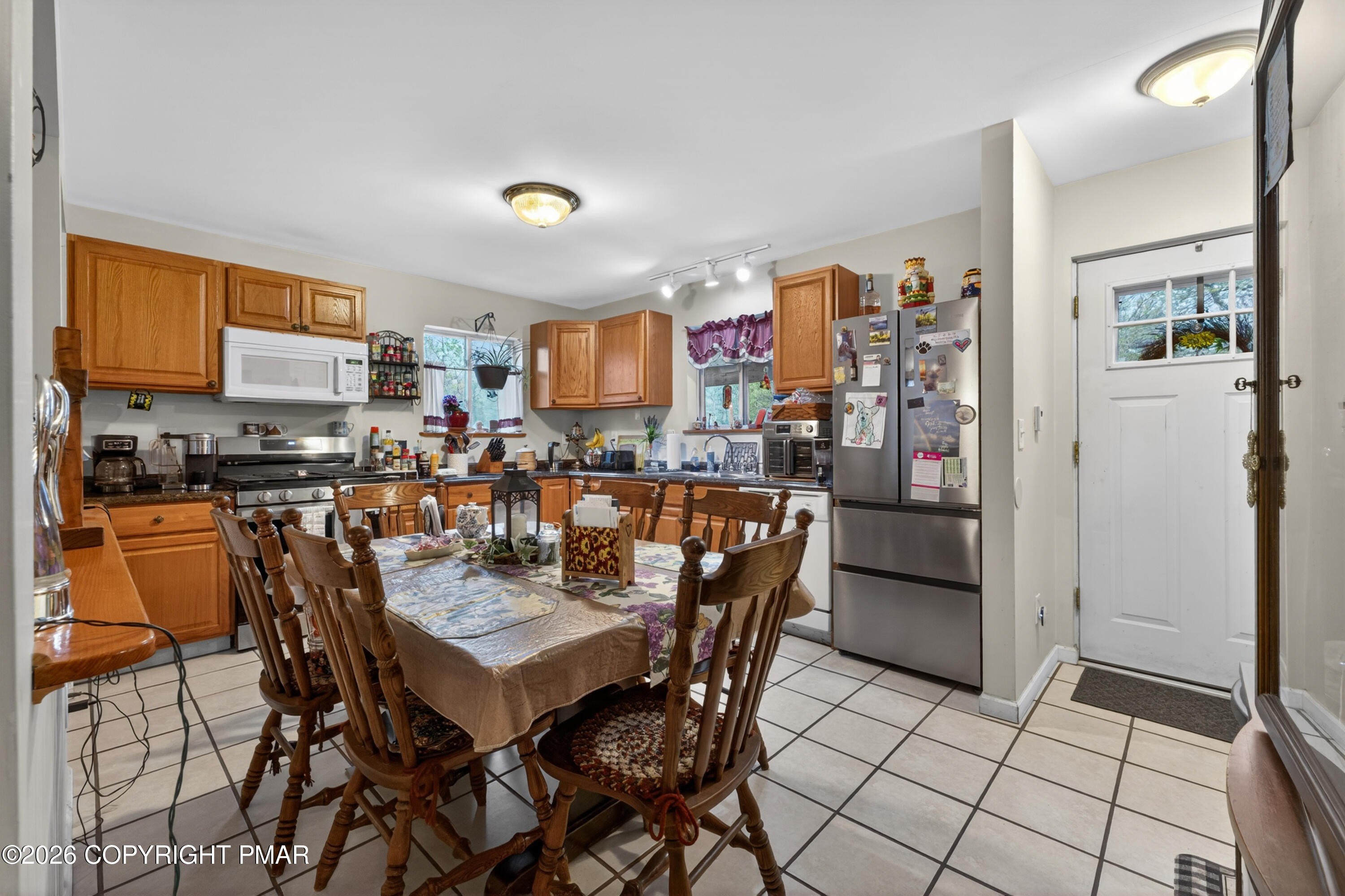 Blakeslee, Pennsylvania, 18610, United States, 6 Bedrooms Bedrooms, ,3 BathroomsBathrooms,Residential,For Sale,2042920