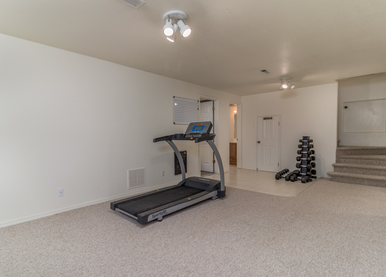 Bonners Ferry, Idaho, 83805, United States, 5 Bedrooms Bedrooms, ,5 BathroomsBathrooms,Residential,For Sale,1879157