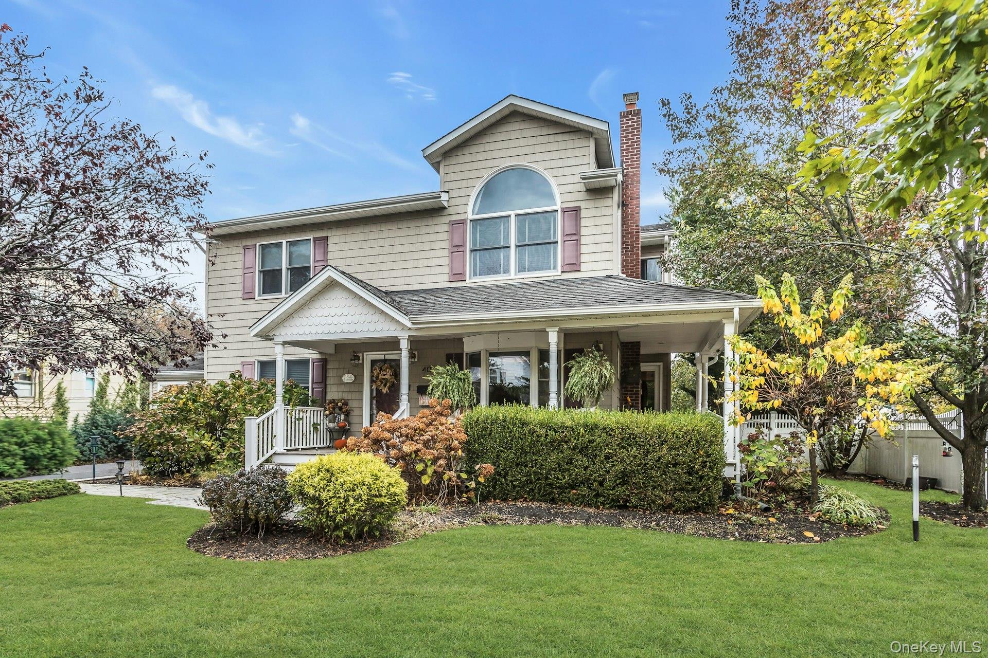 Northport, New York, 11768, United States, 4 Bedrooms Bedrooms, ,3 BathroomsBathrooms,Residential,For Sale,1988277