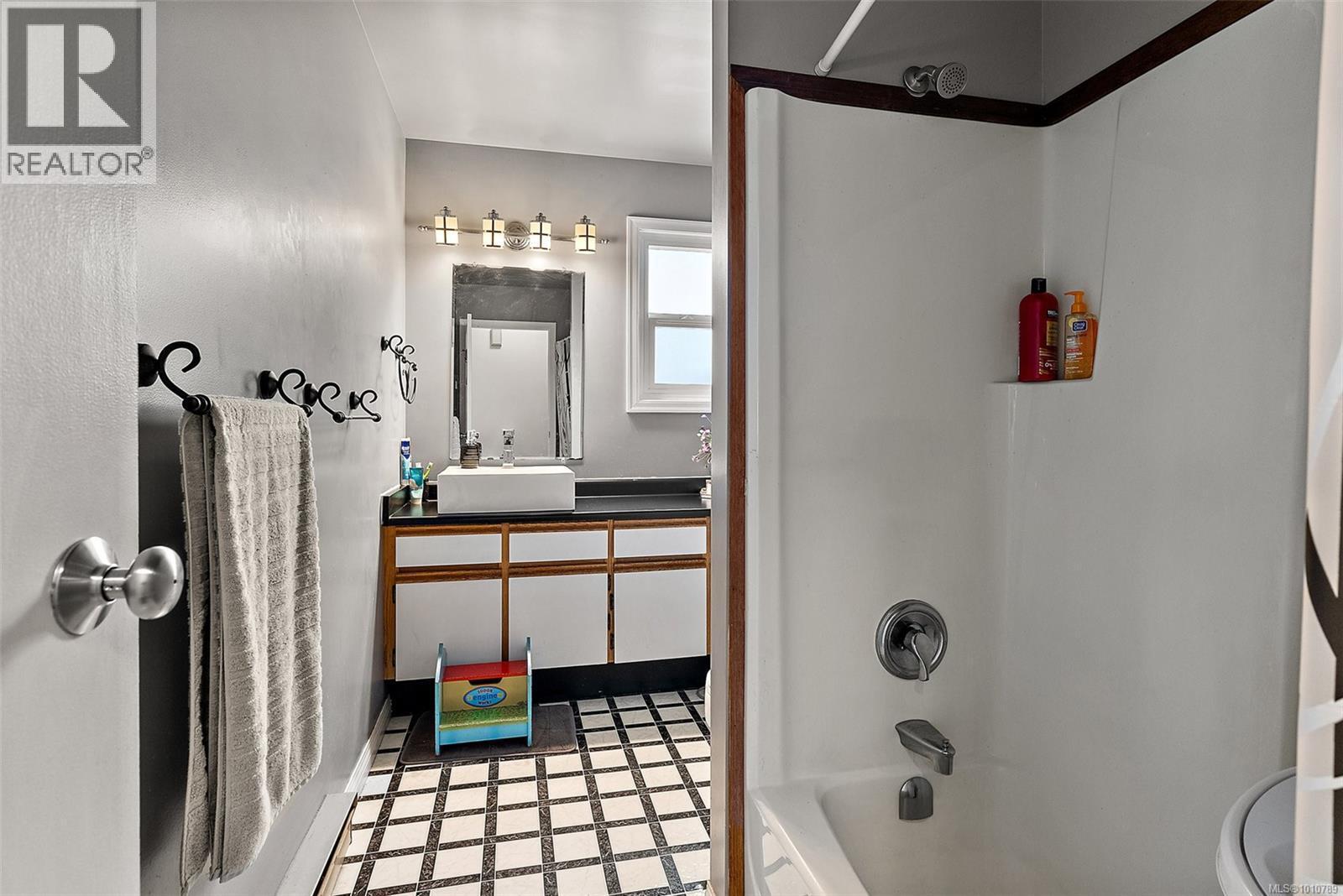 LANGFORD, British Columbia, V9B 5H6, CA, 3 Bedrooms Bedrooms, ,2 BathroomsBathrooms,Residential,For Sale,1913143